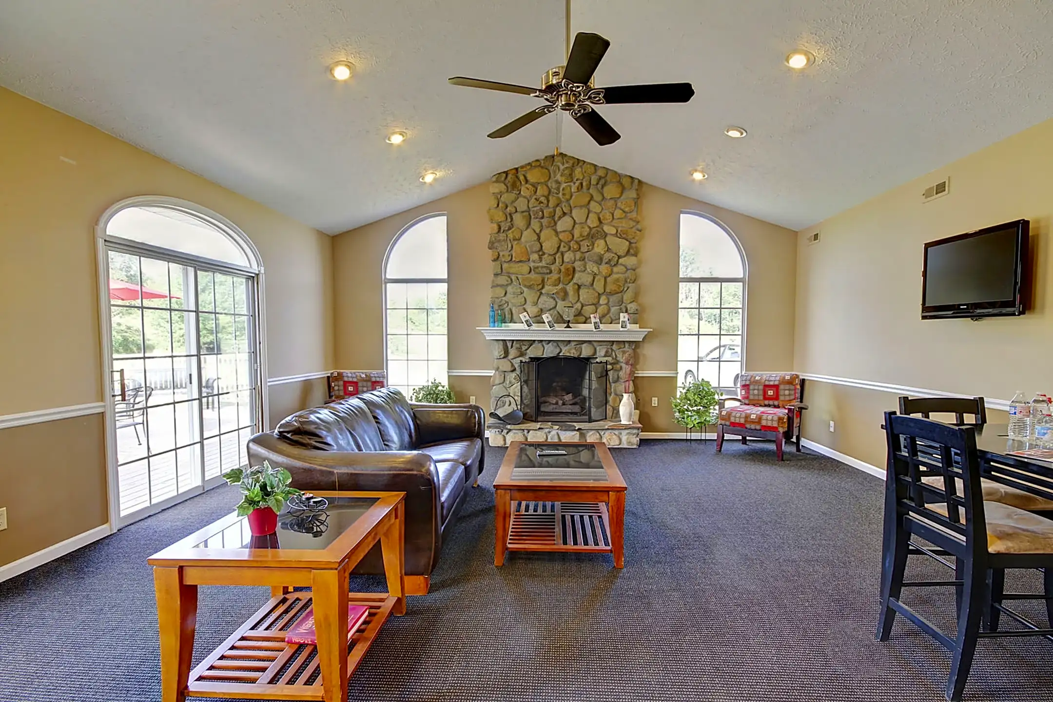 Lake Park Village 1738 State Route 303 Streetsboro, OH Apartments