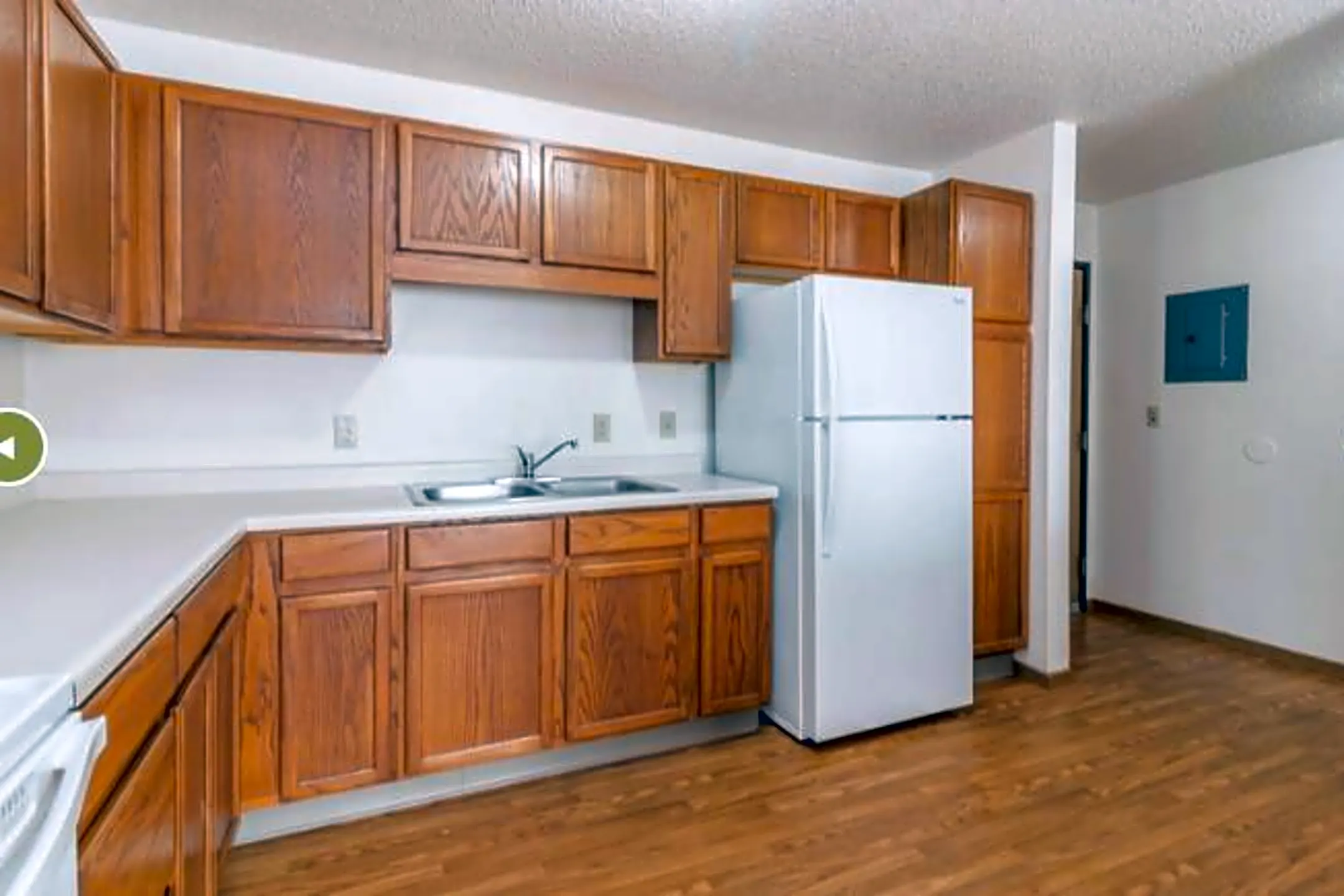 Onamia Town Square 204, 206, 208 Railroad Ave W Onamia, MN