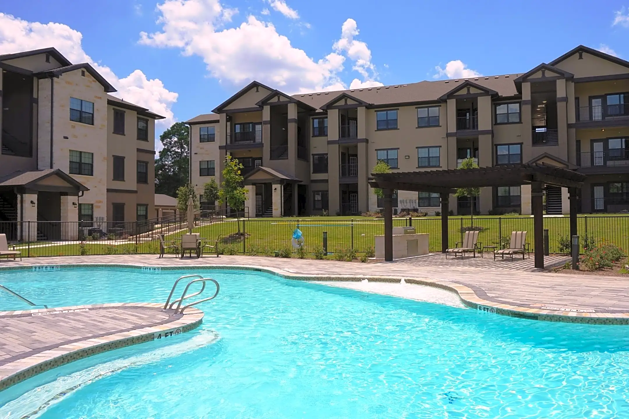West Creek Apartments Conroe, TX 77304