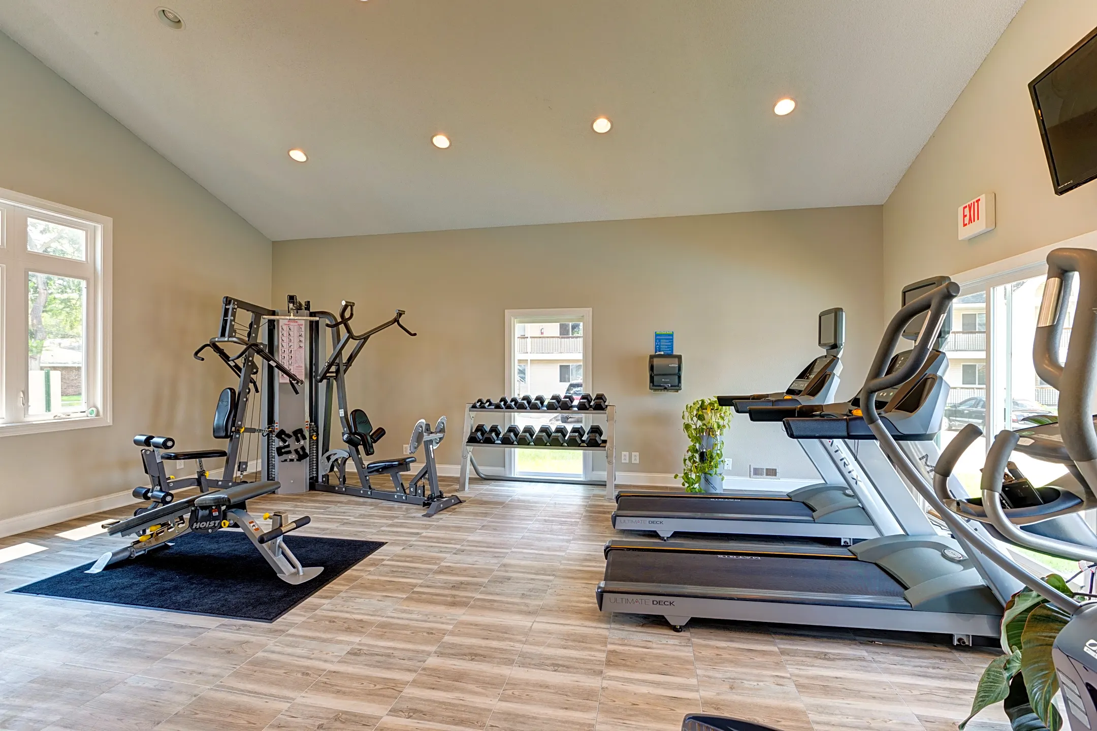 Fitness Weight Room - Bennett Grand Woods - West Des Moines, IA