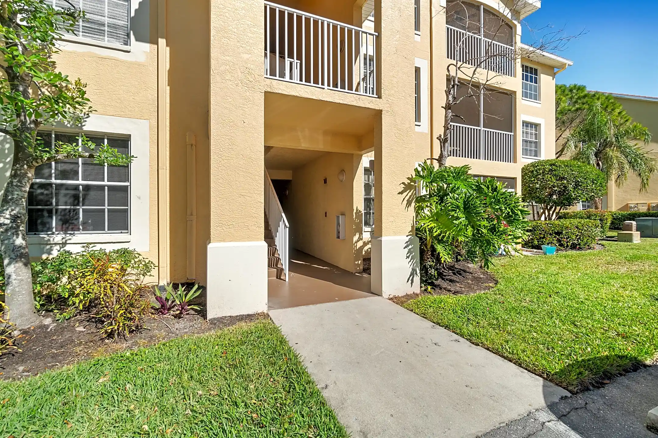 4650 St Croix Ln 4650 St Croix Ln unit 1713 Naples, FL Townhomes