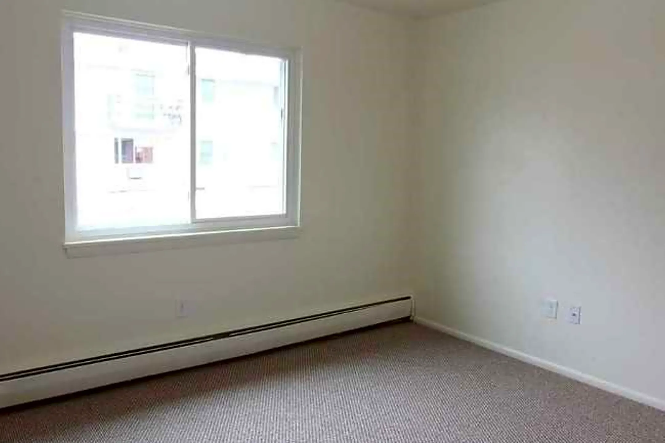 Rivers Edge Apartments 474 W Scott St Fond Du Lac, WI Apartments