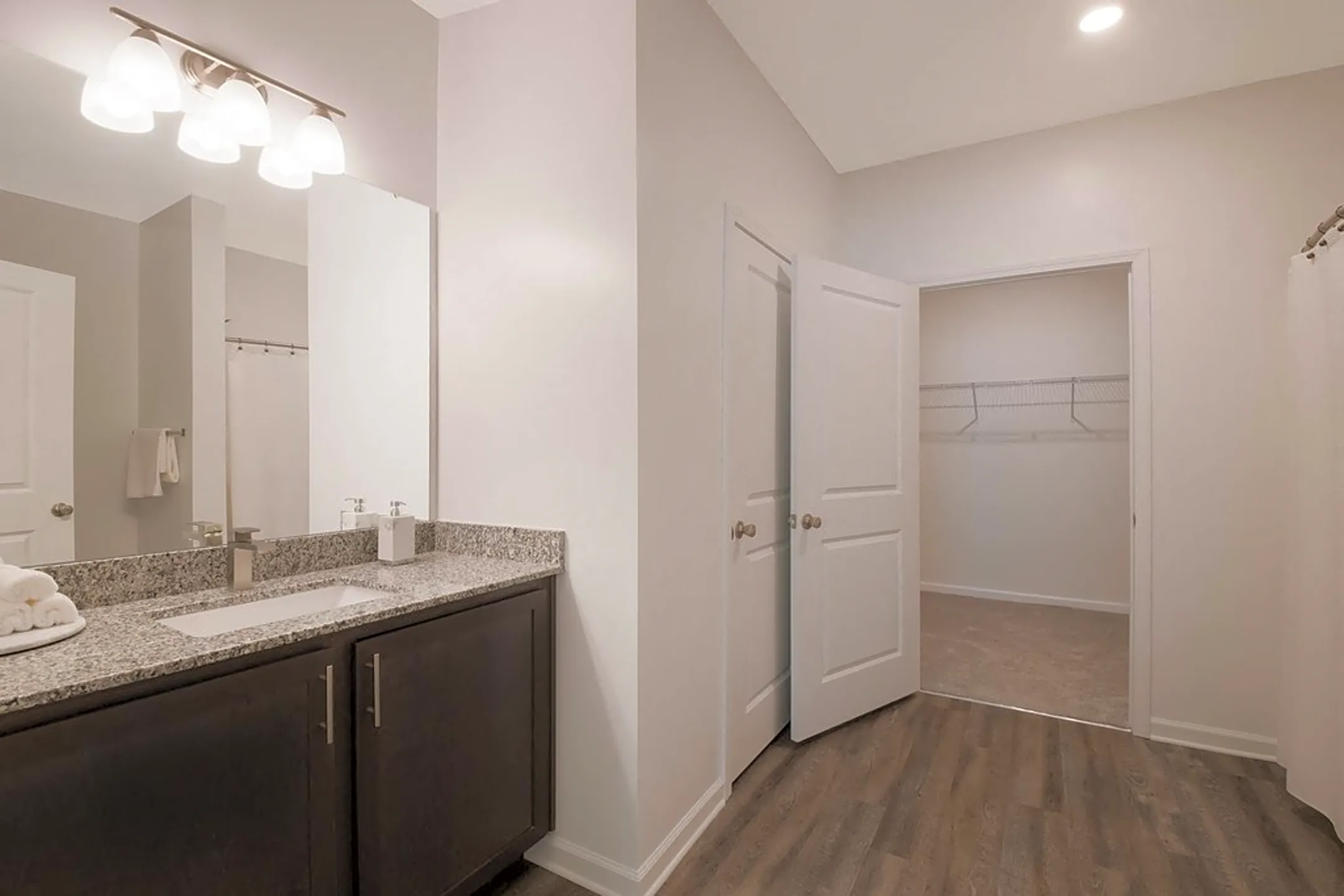 Reflection Pointe 4720 Ardmore Dr Ooltewah, TN Apartments for Rent