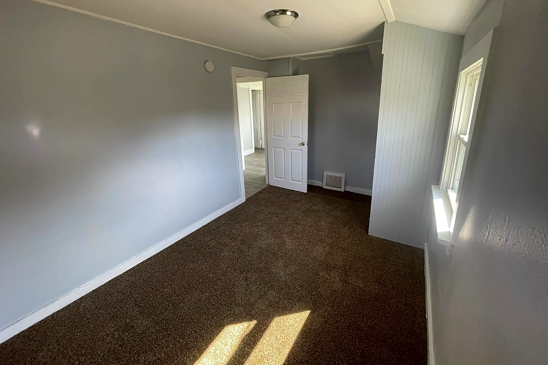 Living Room - 113 Monmoor Ave - Mishawaka, IN