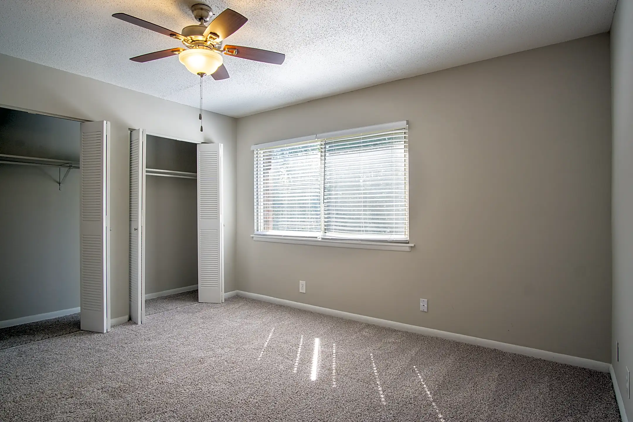 Abercorn Pointe 10615 Abercorn St Savannah, GA Townhomes for Rent