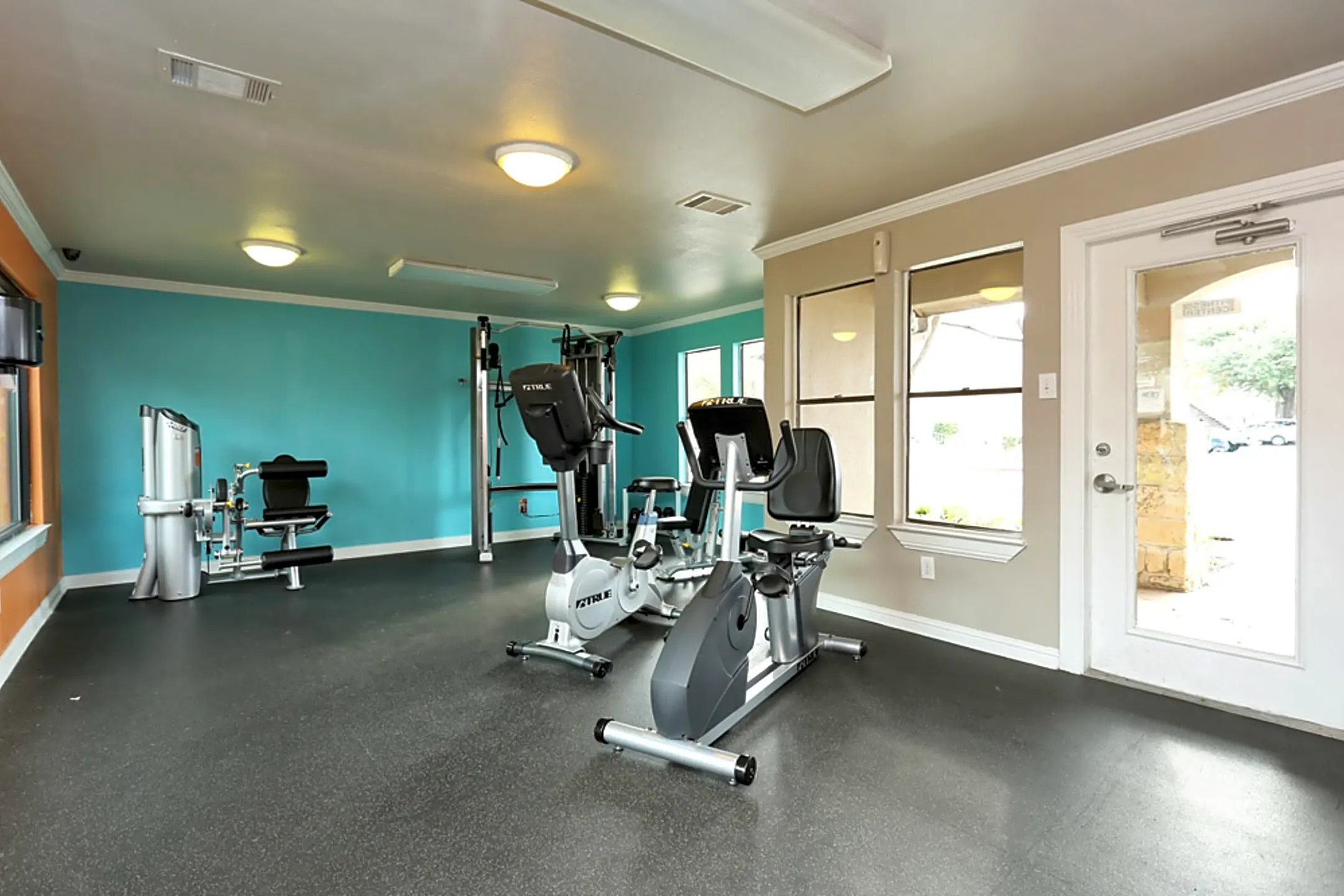 Lake Creek Apartments 10707 Lake Creek Pkwy Austin, TX Apartments