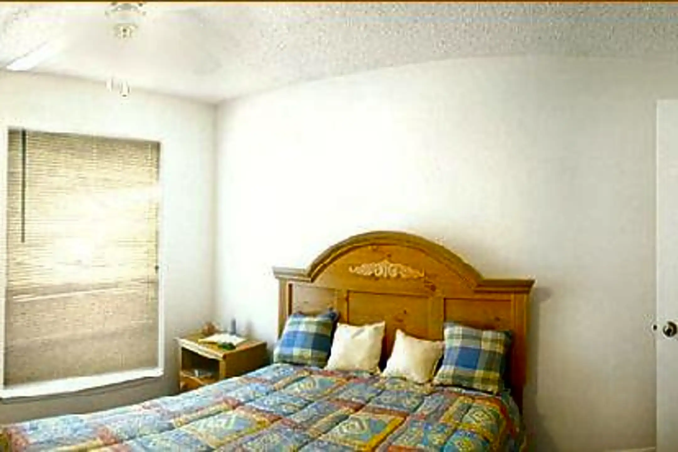 Stoneleigh Place 2261 W Buckingham Rd Garland, TX Apartments for