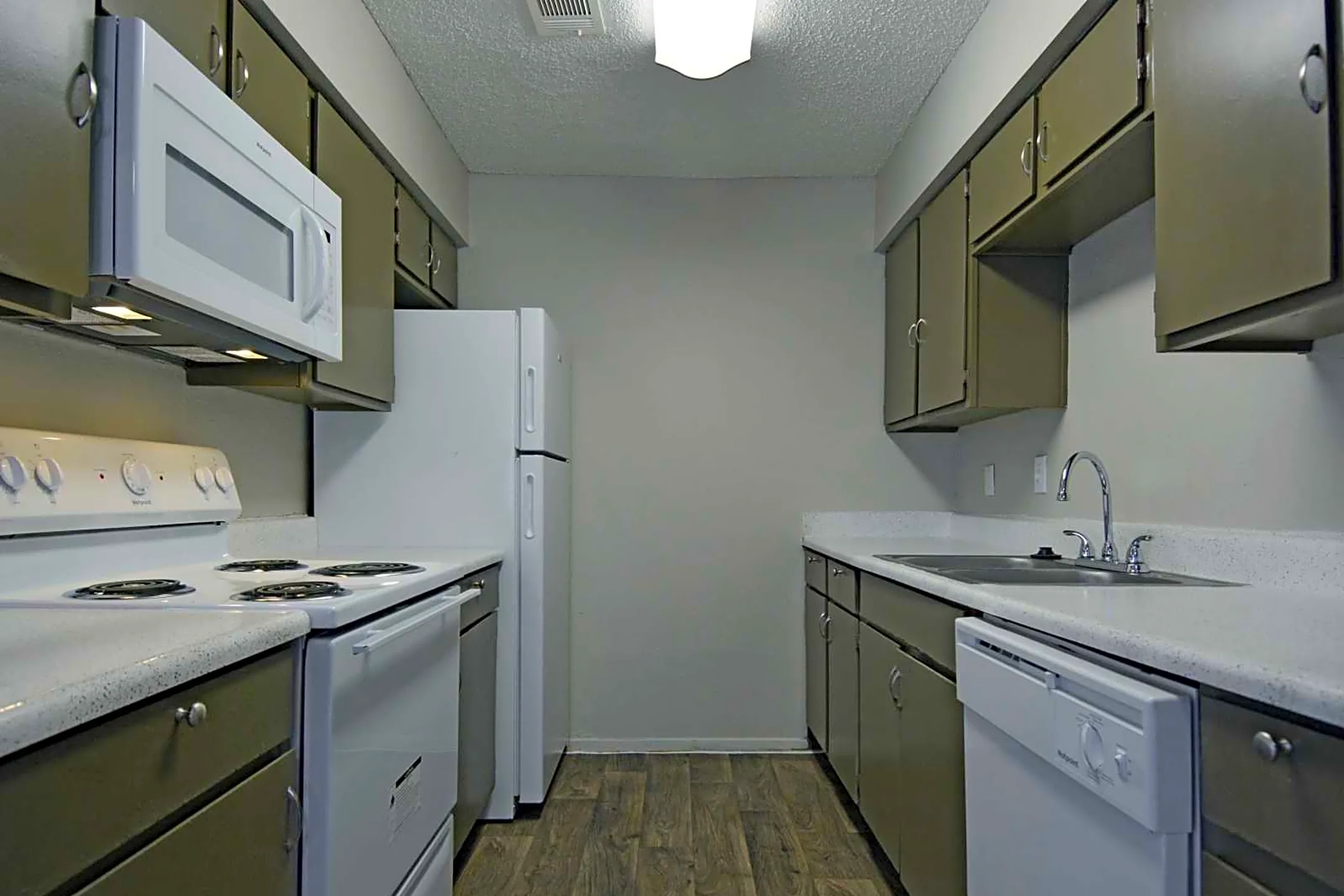 Kitchen - 31 Thirty Apartments - Bryan, TX