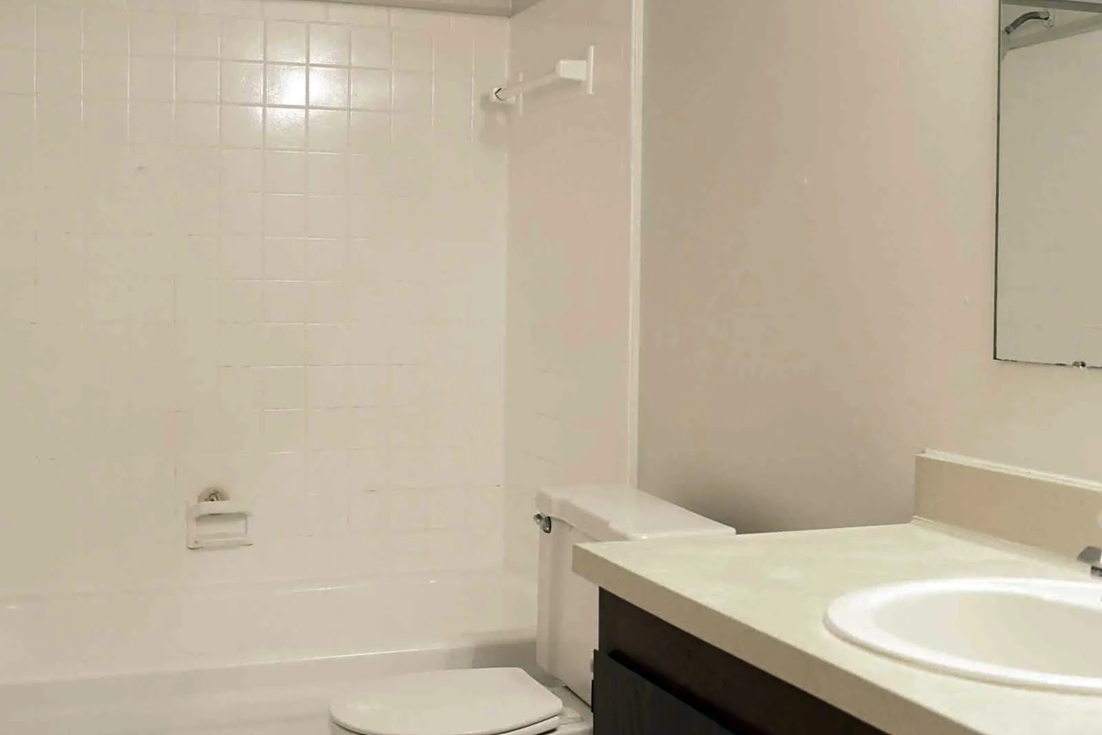 Bathroom - Cherokee Hills Apartments - Waterford, MI