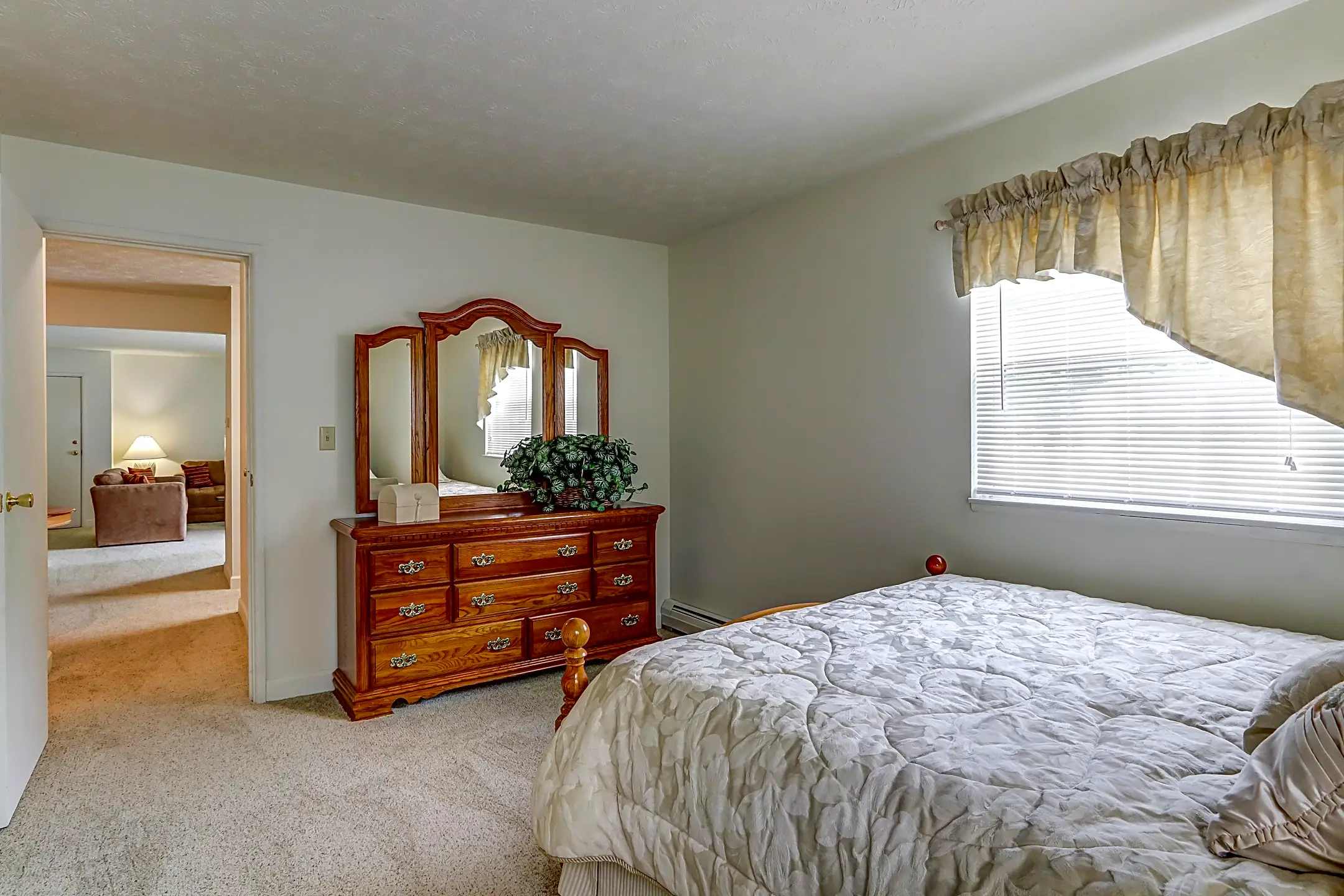 Eastwood Arms Apartments Niles, OH 44446