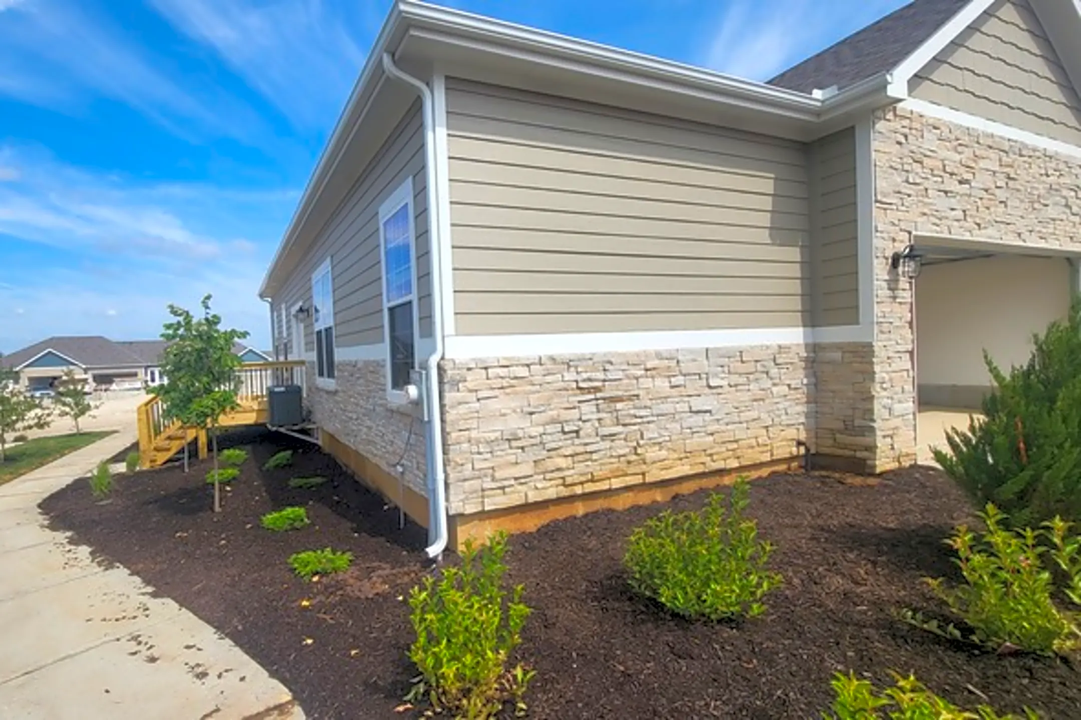 Building - 15800 Riley St - Overland Park, KS