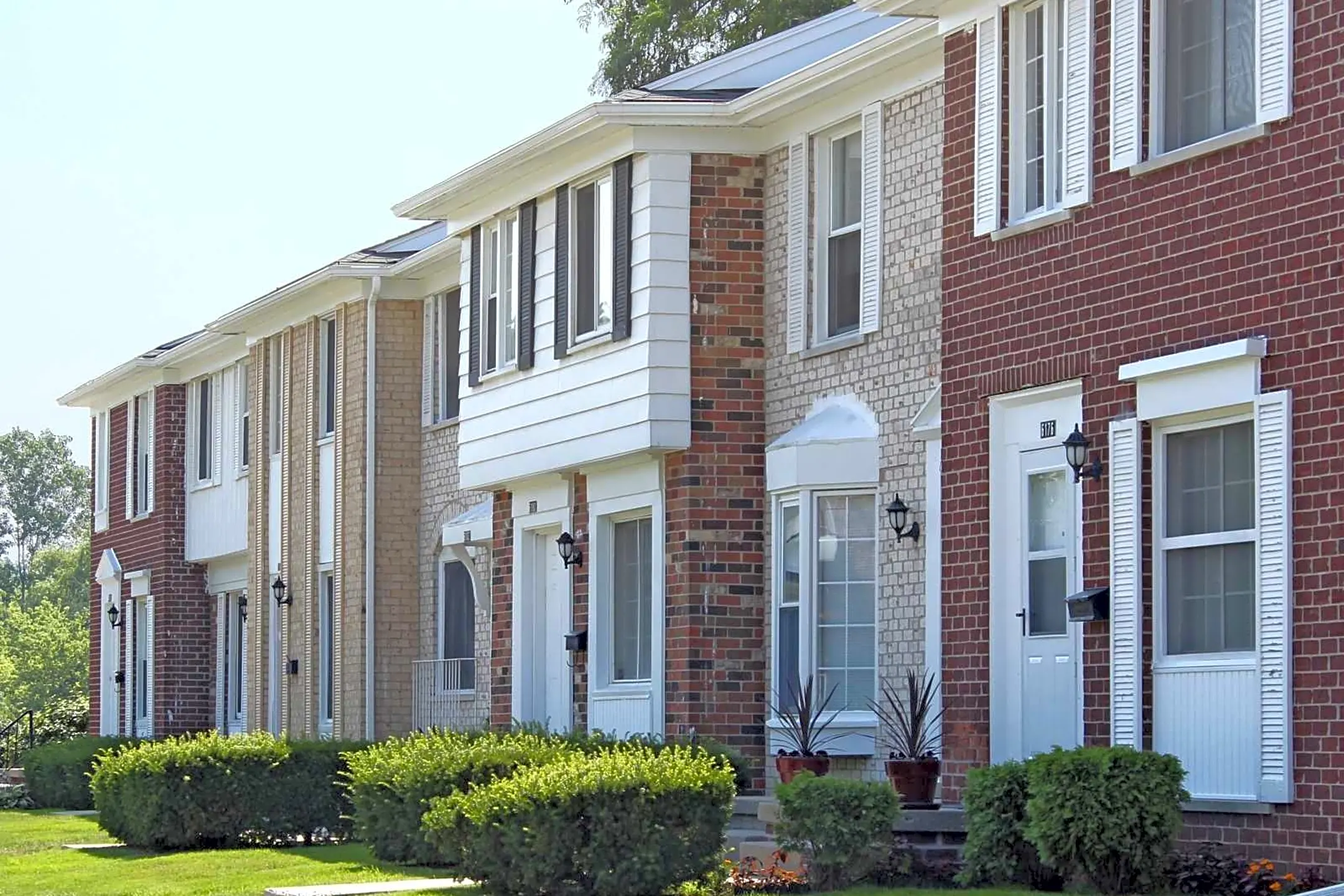 Knollwood Village Apartments Grand Blanc, MI 48439