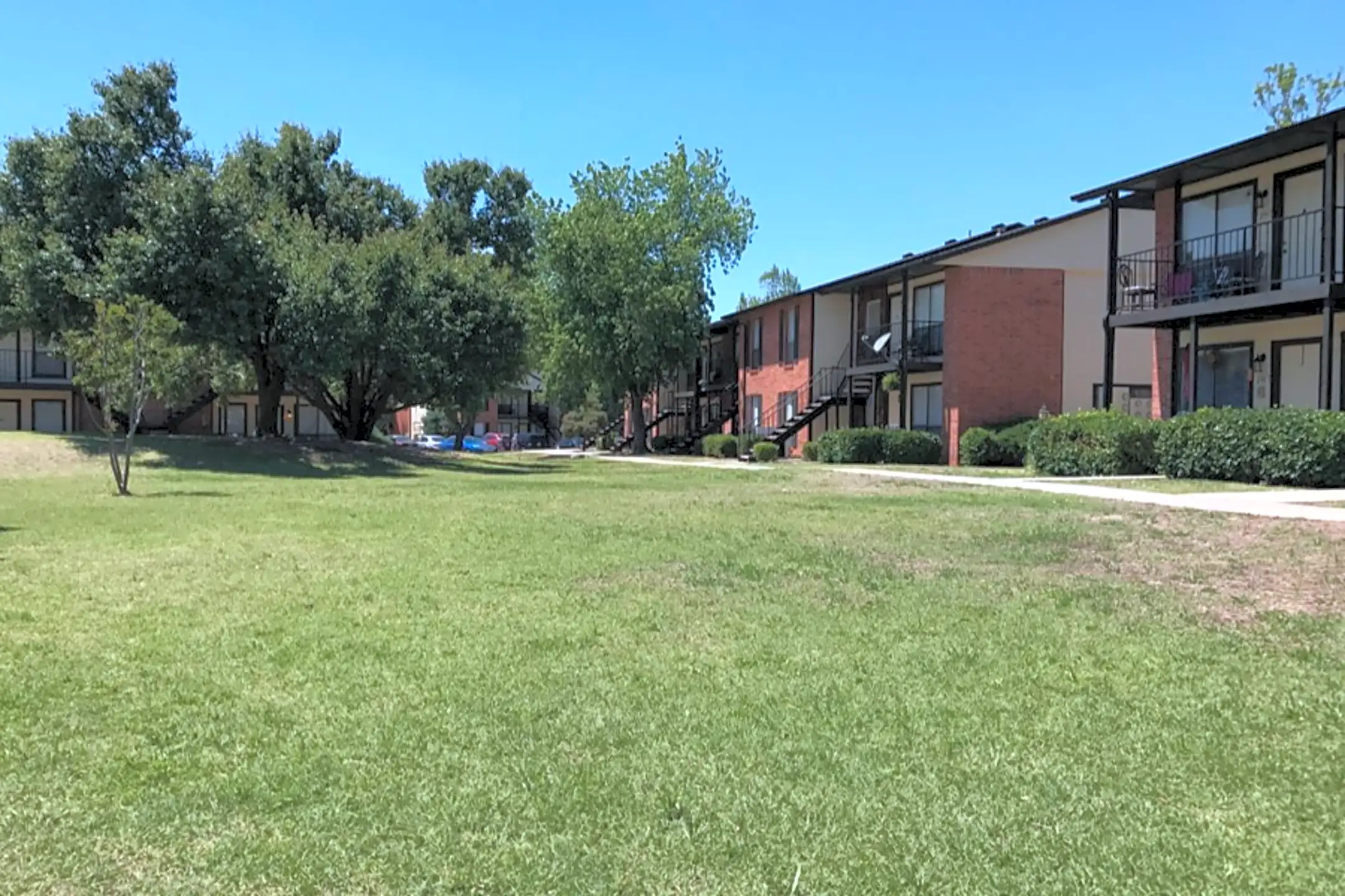 Whitehorse Apartments 10801 W Highway 66 Yukon, OK Apartments for