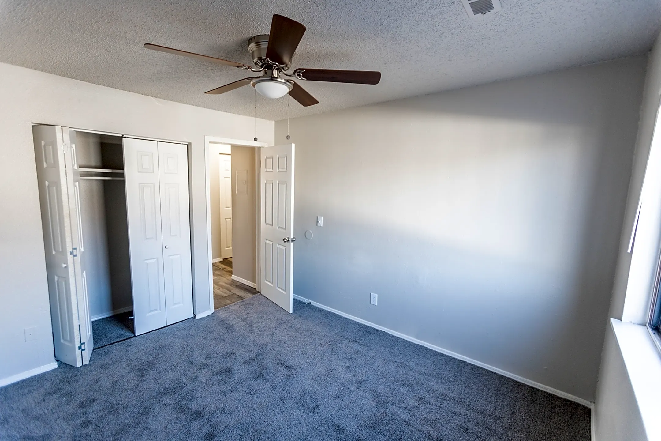 Riverwalk Apartments 410 E Marion Rd Wichita, KS Apartments for