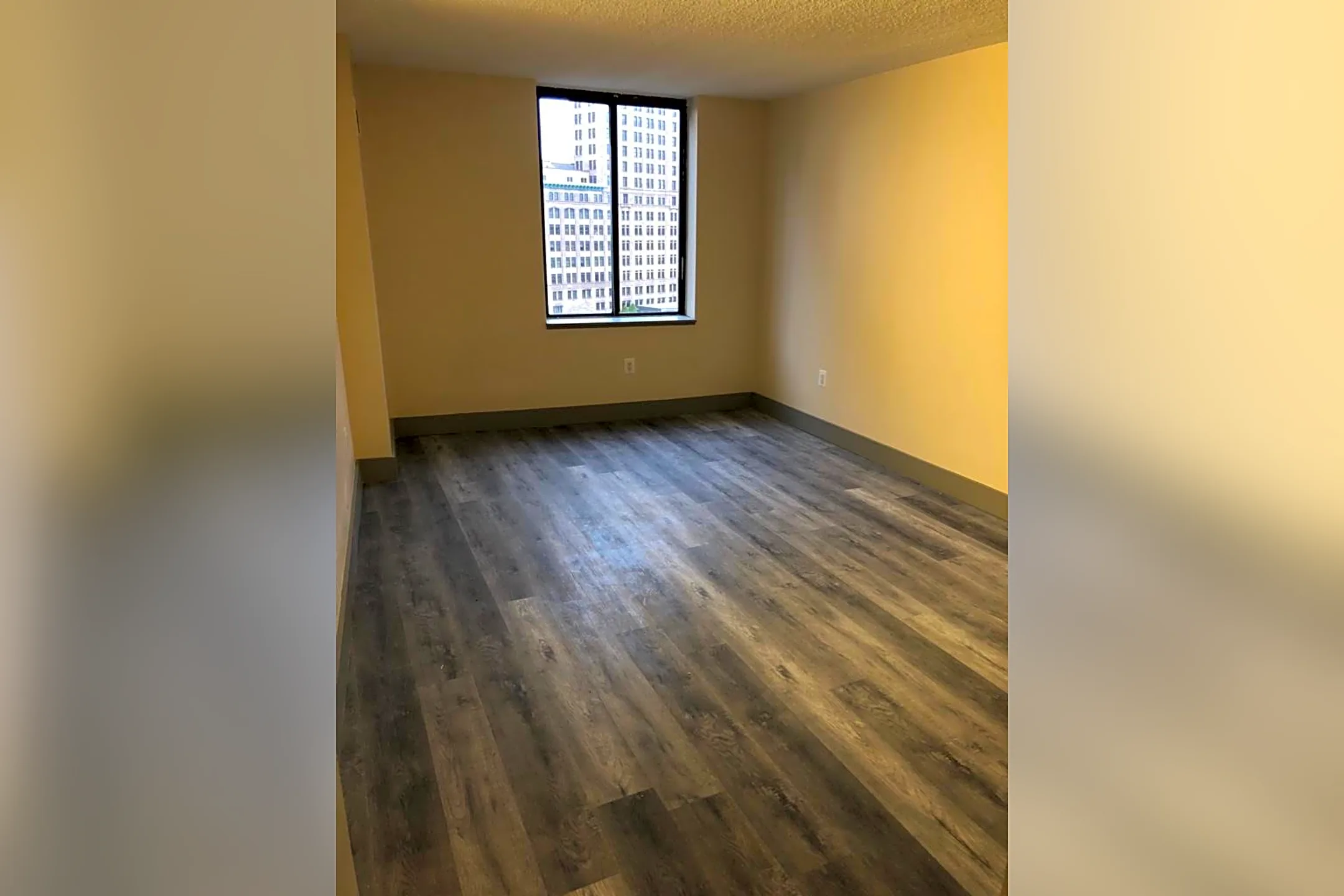 Bushnell On The Park 100 Wells St Hartford, CT Apartments for Rent