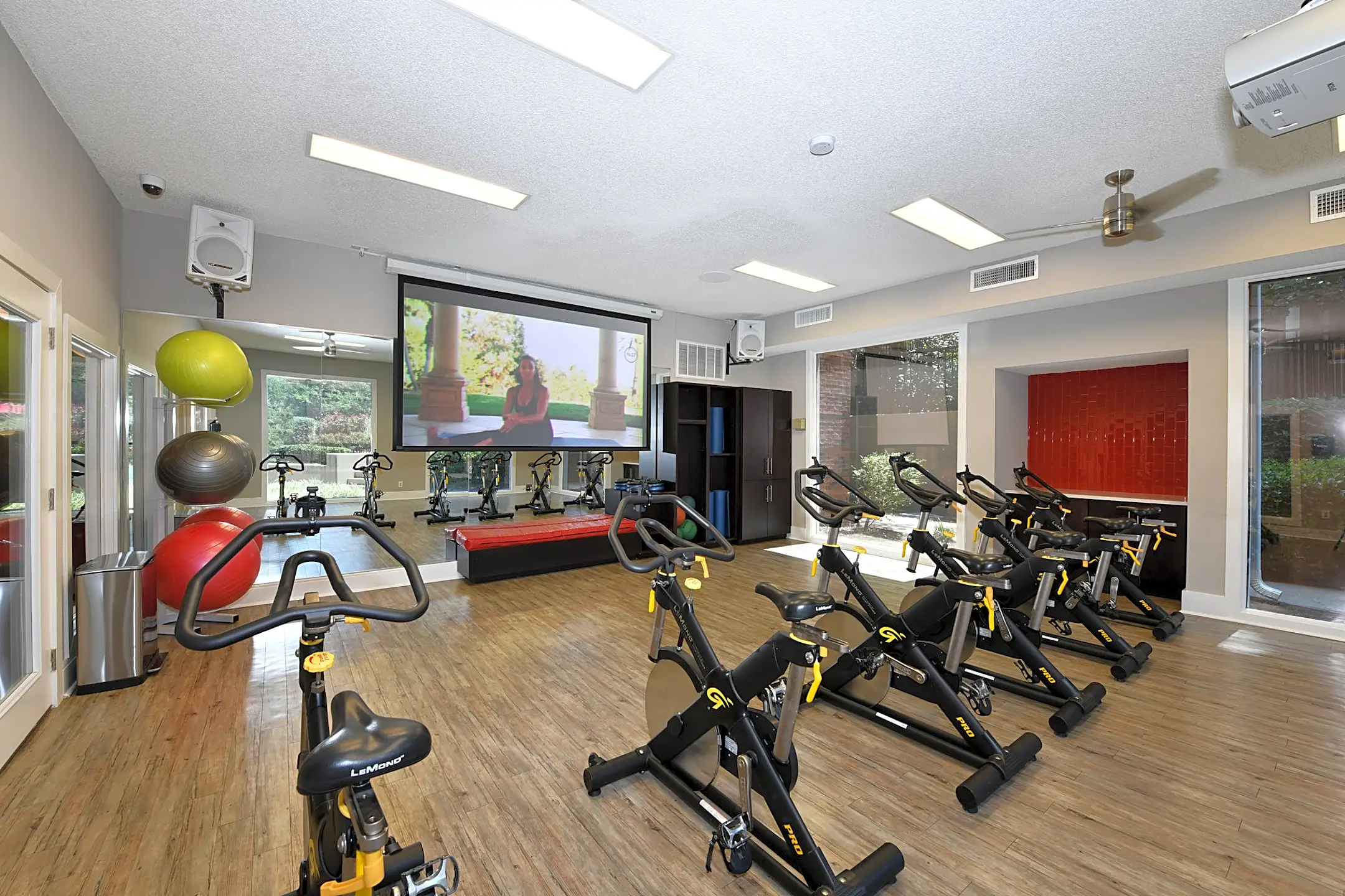 Arbors Of Brentwood 100 Brentwood Pl Nashville, TN Apartments for