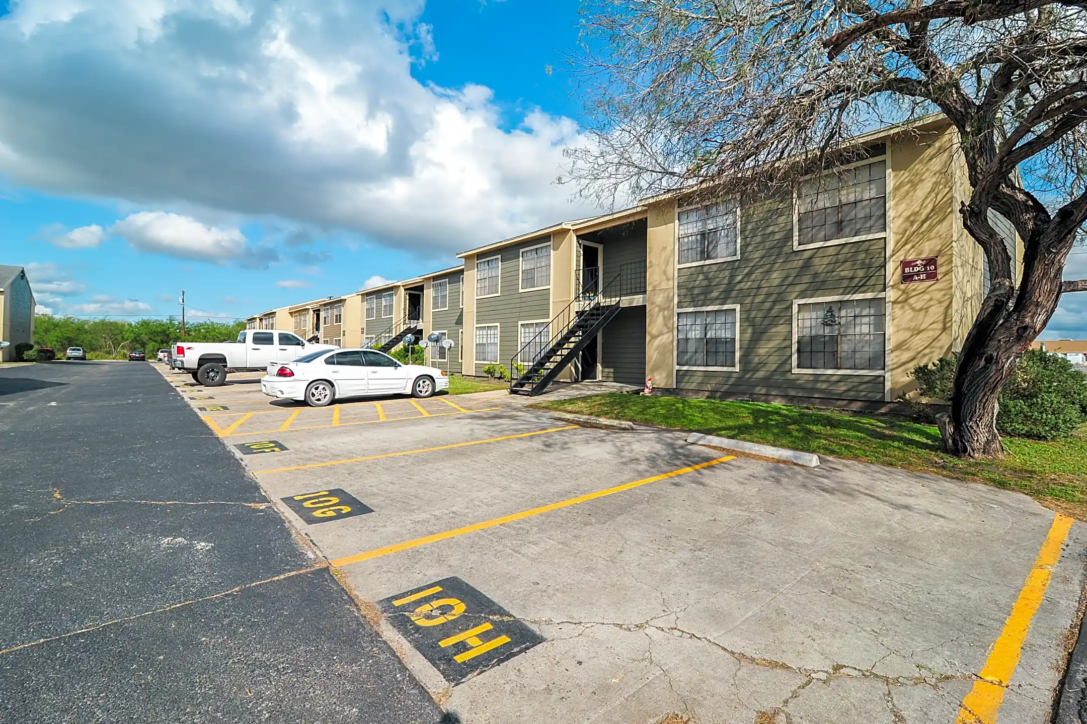 Apple Creek Apartments Kingsville, TX 78363