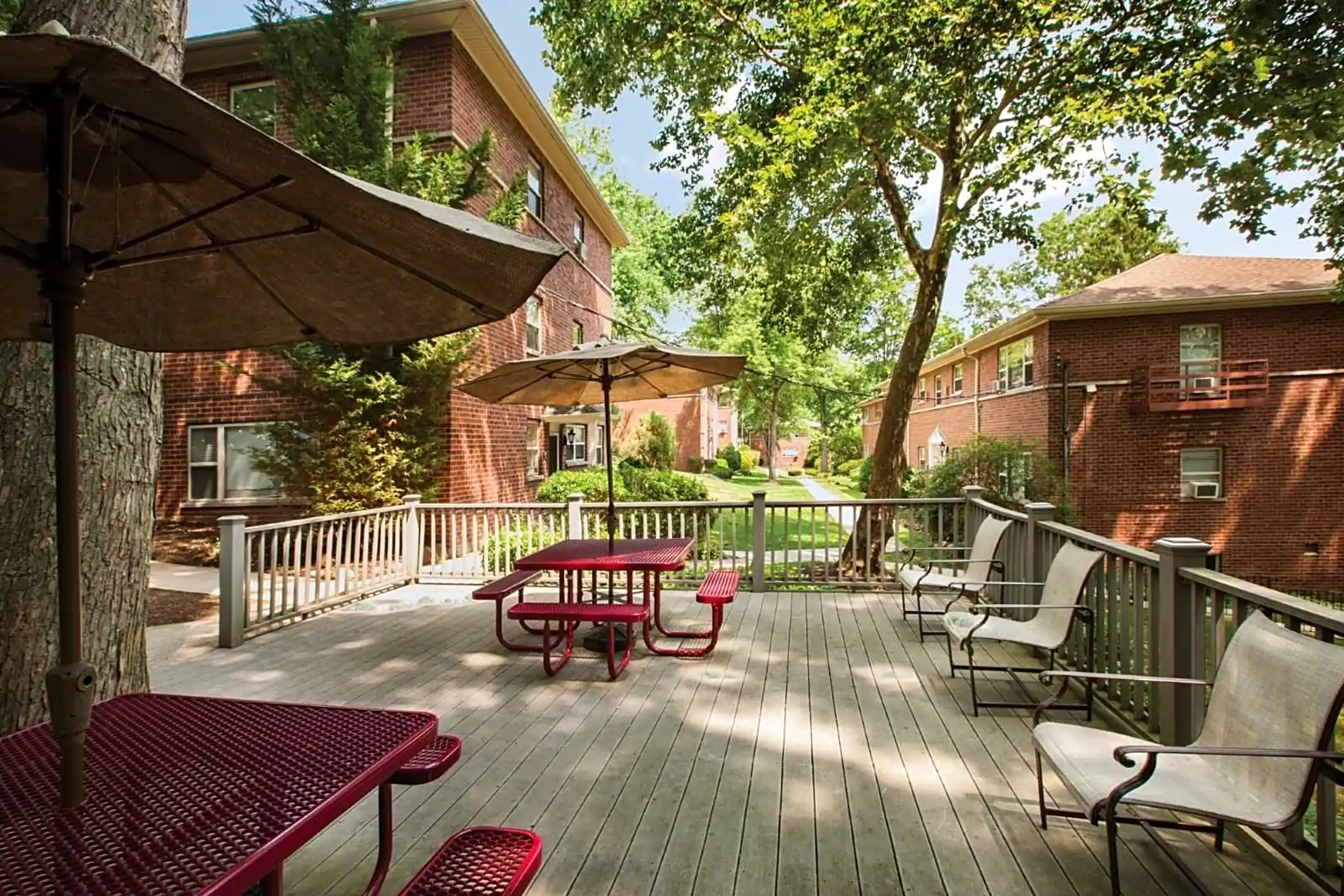 Oak Manor Apartments - Ridgewood, NJ
