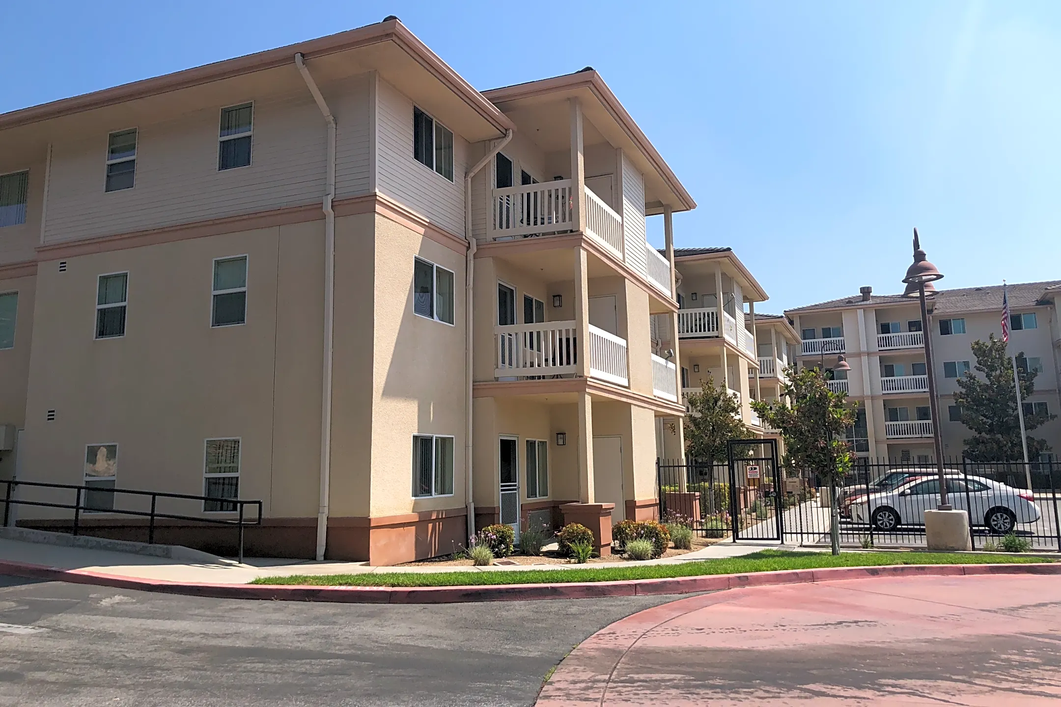 Andres Duarte Terrace II 1722 Huntington Dr Duarte, CA Apartments