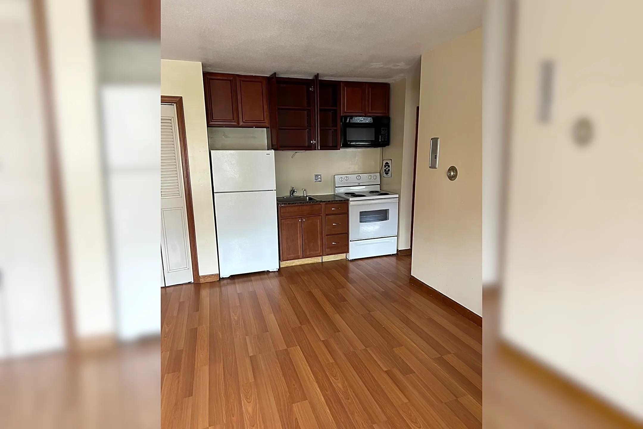509 Burnside Ave Condos East Hartford, CT 06108
