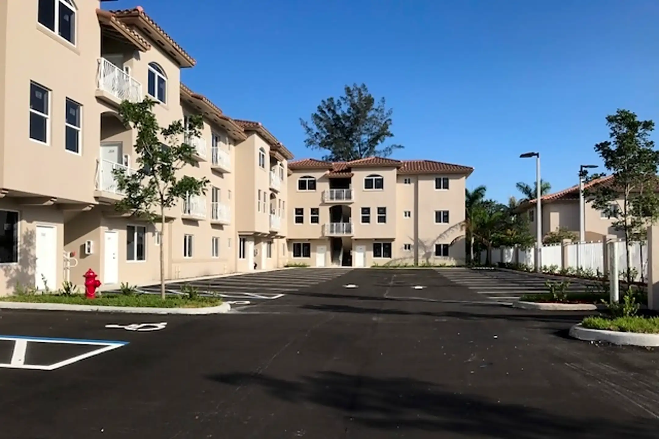 Amelia Oaks 295 W 79th Pl Hialeah, FL Apartments for Rent Rent.