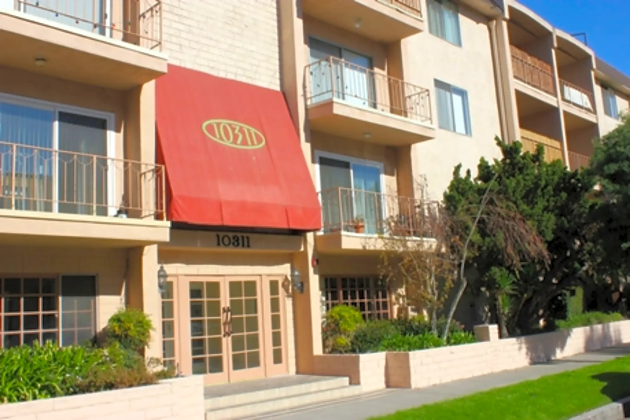 Toluca Plaza Apartments 10311 Riverside Dr Toluca Lake, CA