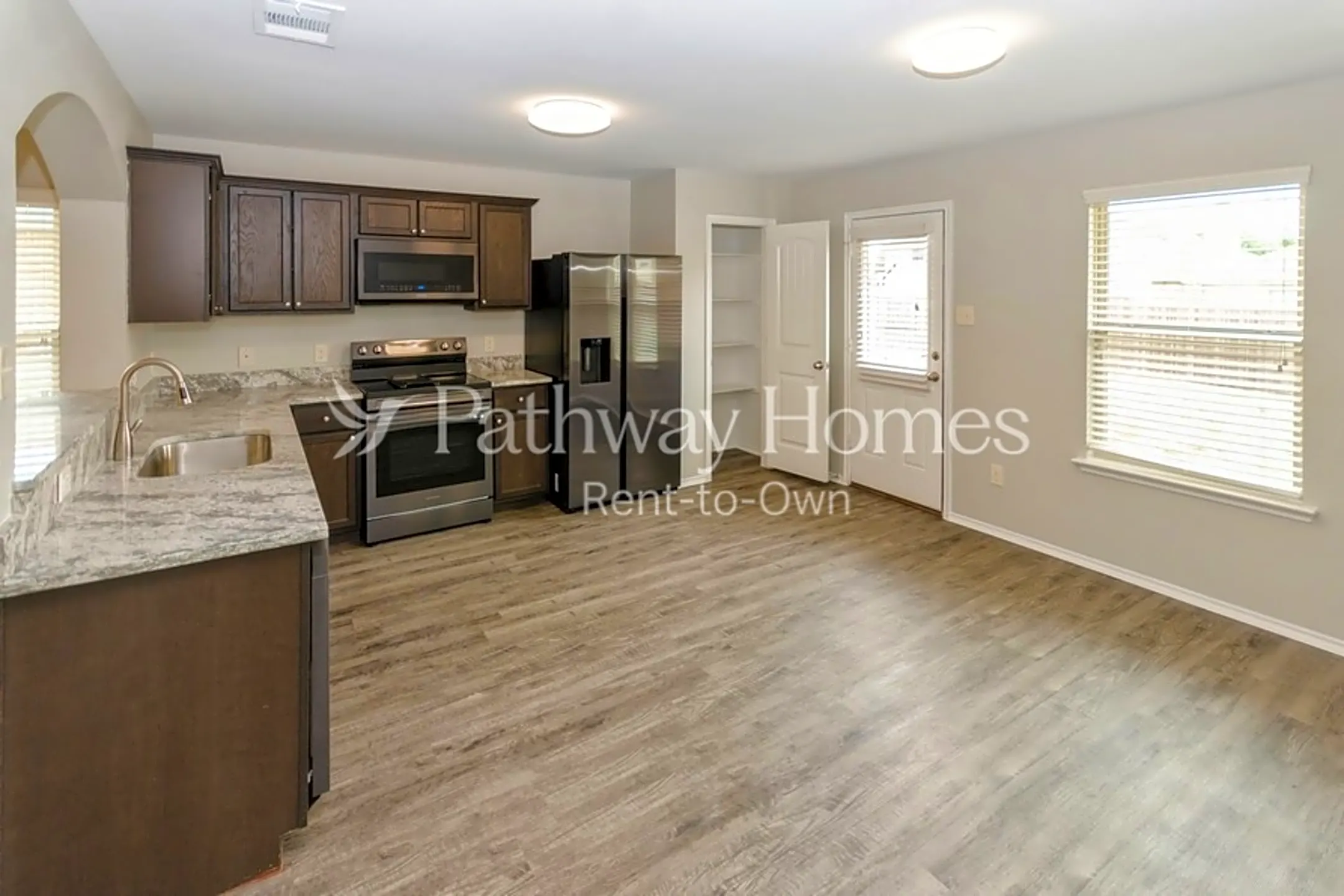 206 Gallop Court - Waxahachie, TX