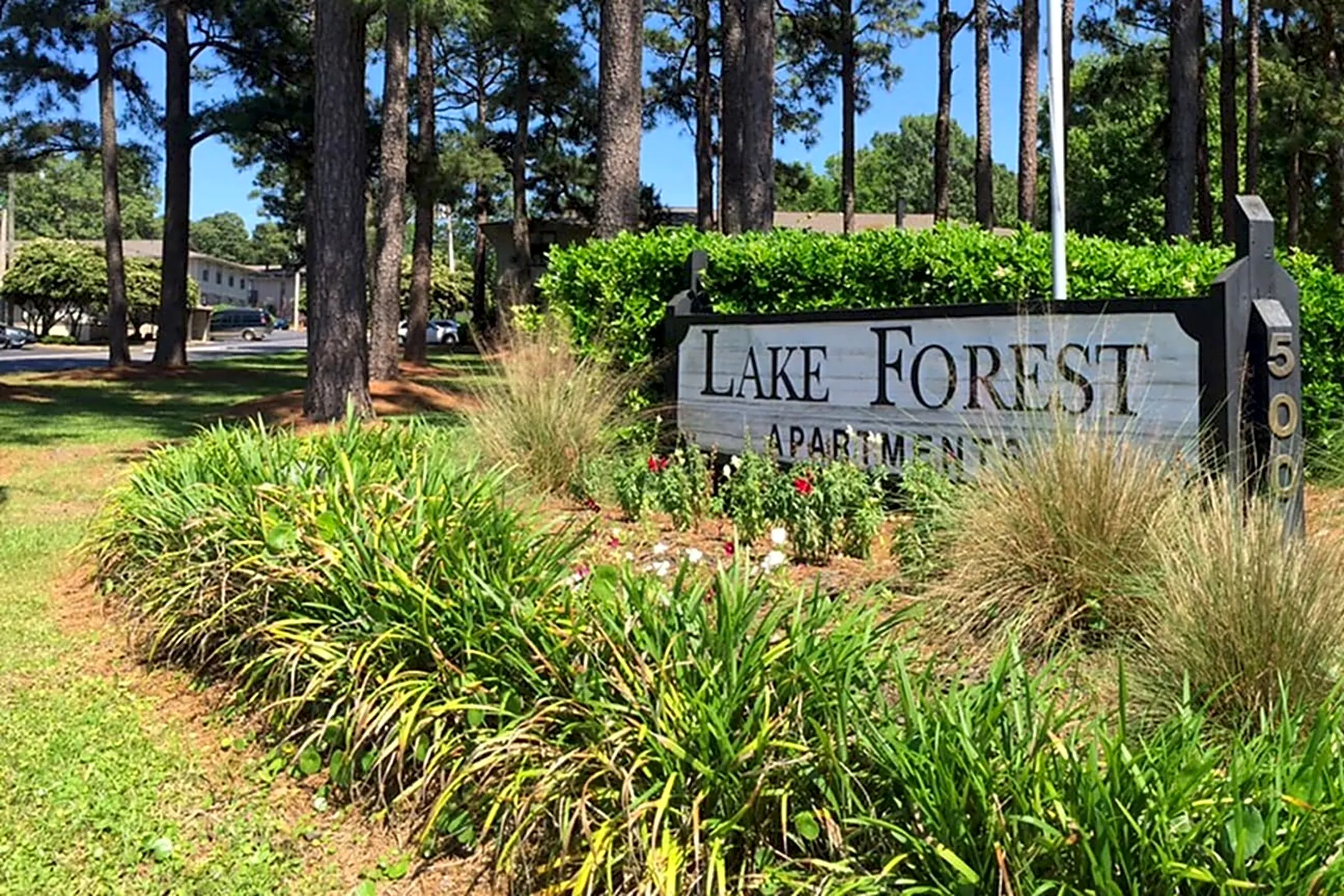 Lake Forest Apartments - 500 Jackson St | Daphne, AL for Rent | Rent.