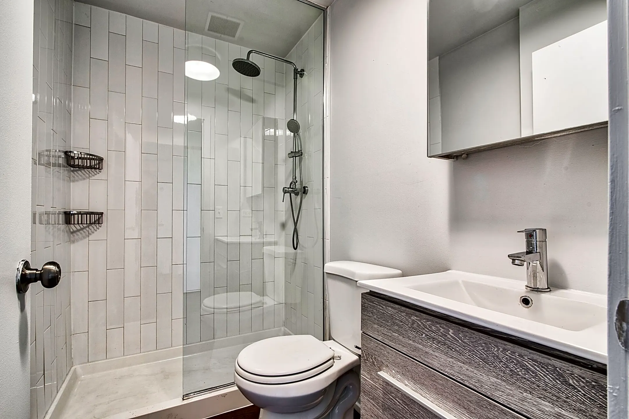 1325 W Wilson - 1325 W Wilson Ave | Chicago, IL Apartments for Rent | Rent.