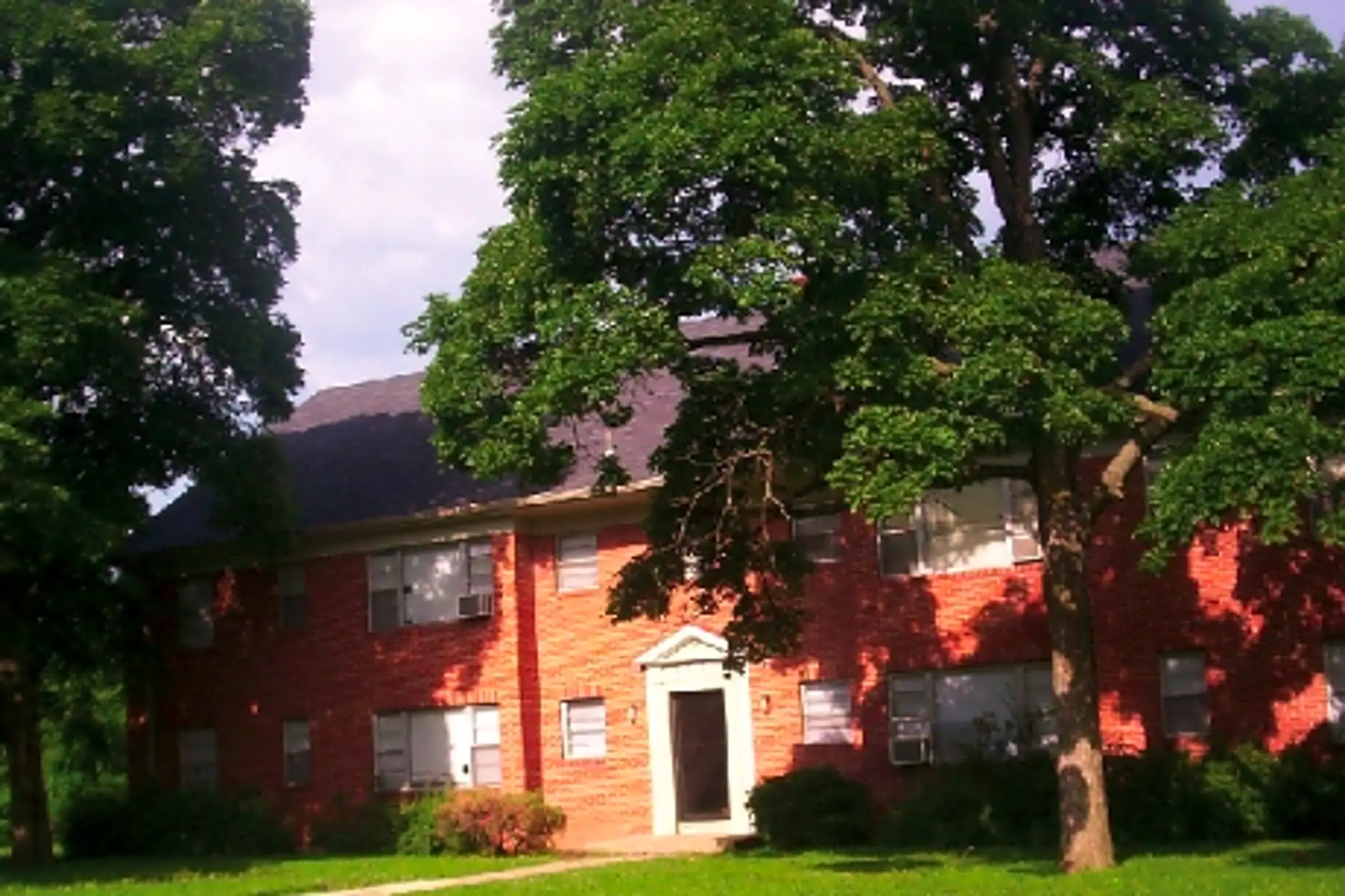 Wyandotte Apartments 2361 Tauromee Ave Kansas City, KS for Rent Rent.