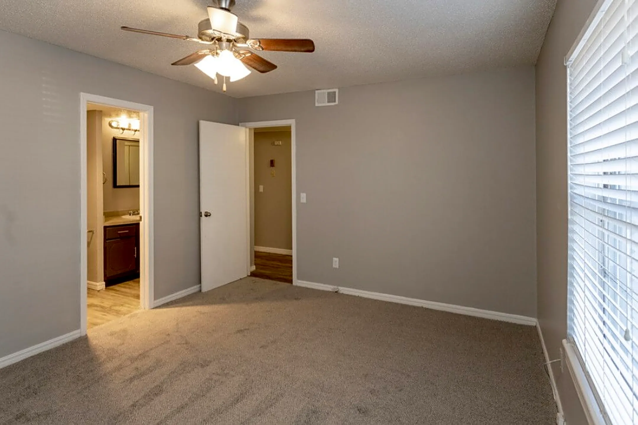 Bedroom - The Villas on 50th - Oklahoma City, OK