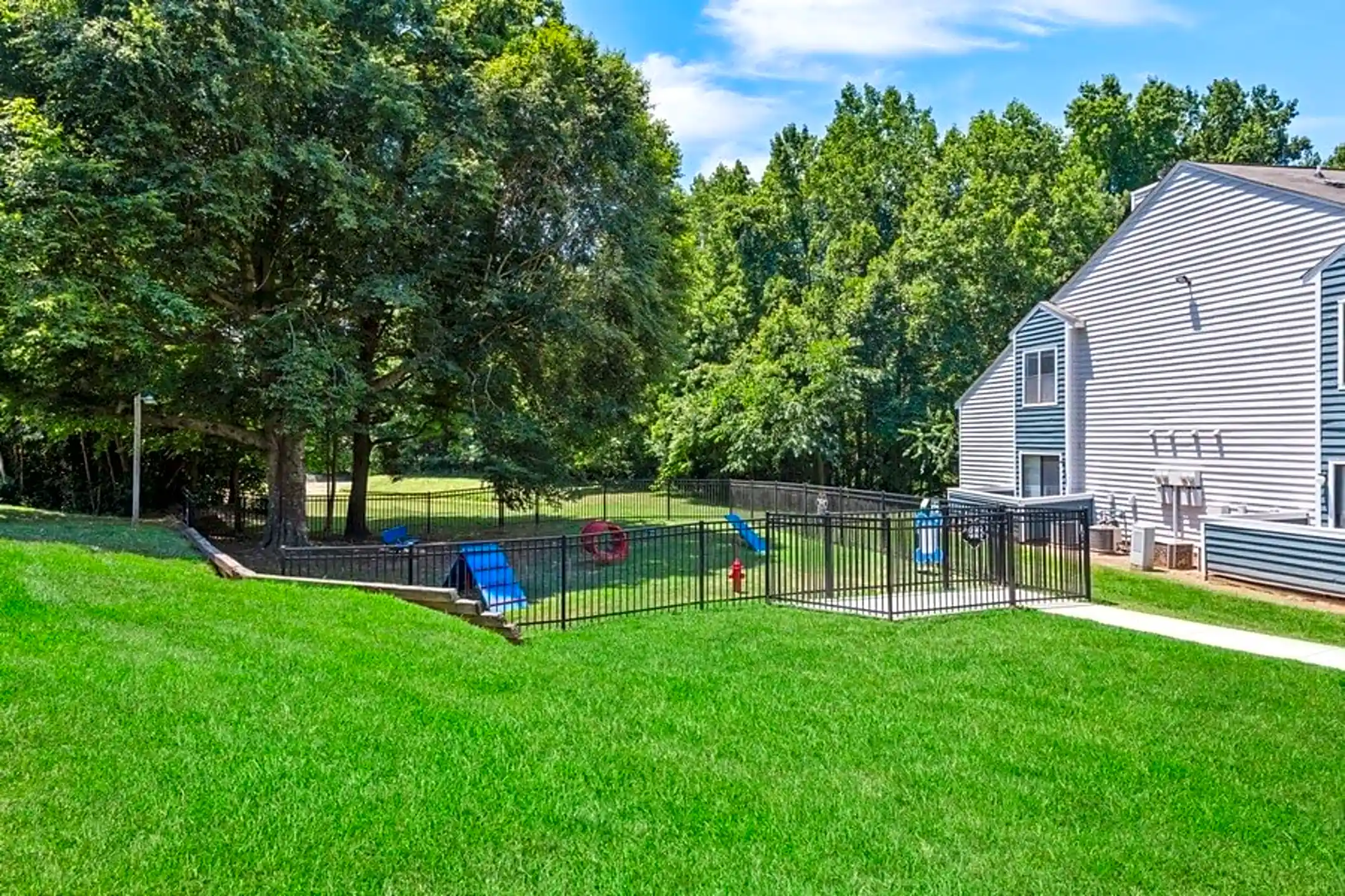 Landmark at Battleground Park Apartment Homes 3520 Drawbridge Pkwy