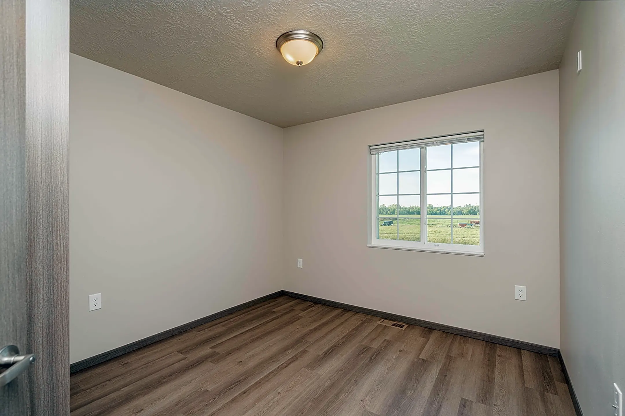 Edgebrook Townhomes 2203 Ace Avenue Brookings, SD Apartments for