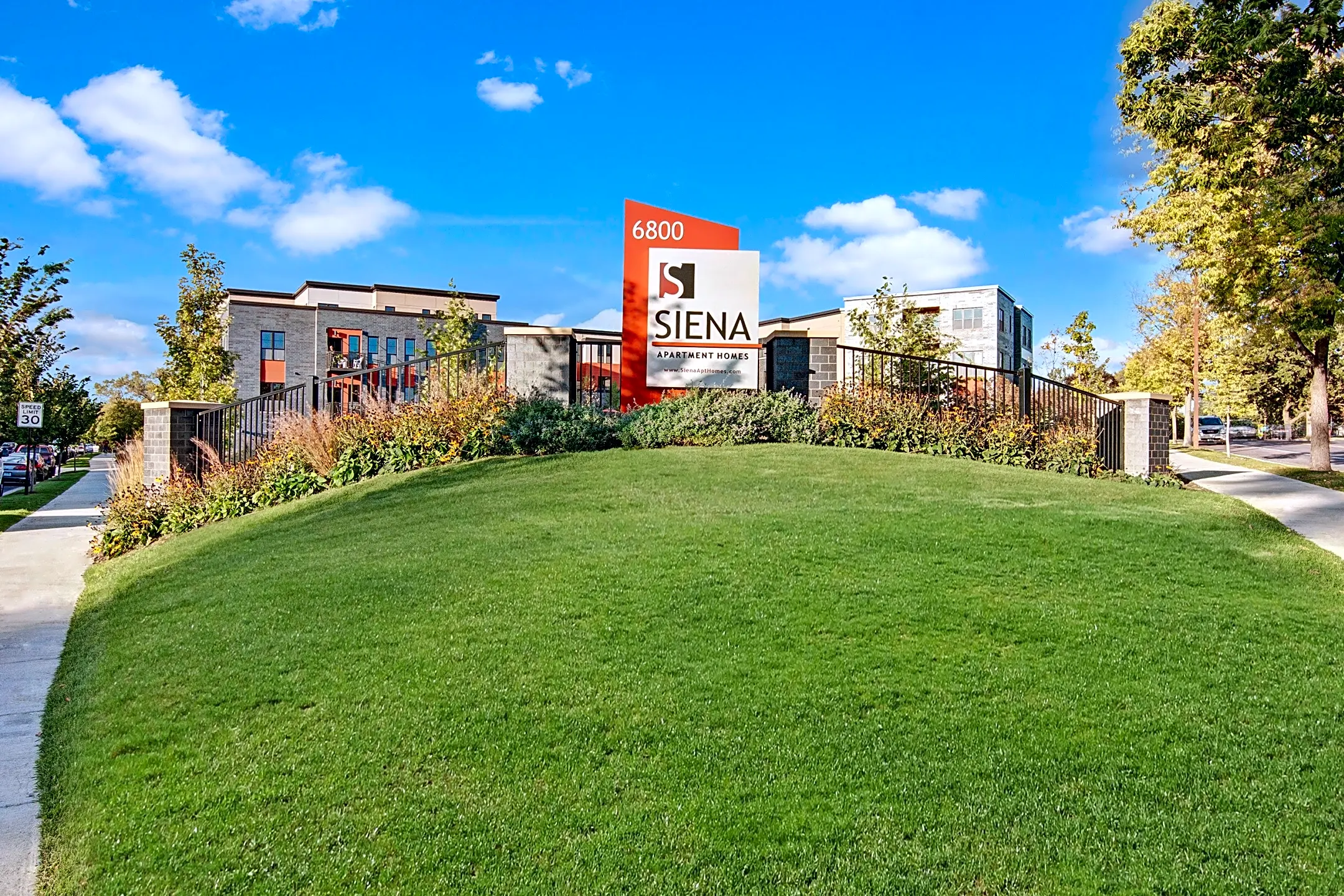 Siena Apartment Homes - 6800 Cedar Lake Road South | Saint Louis Park 