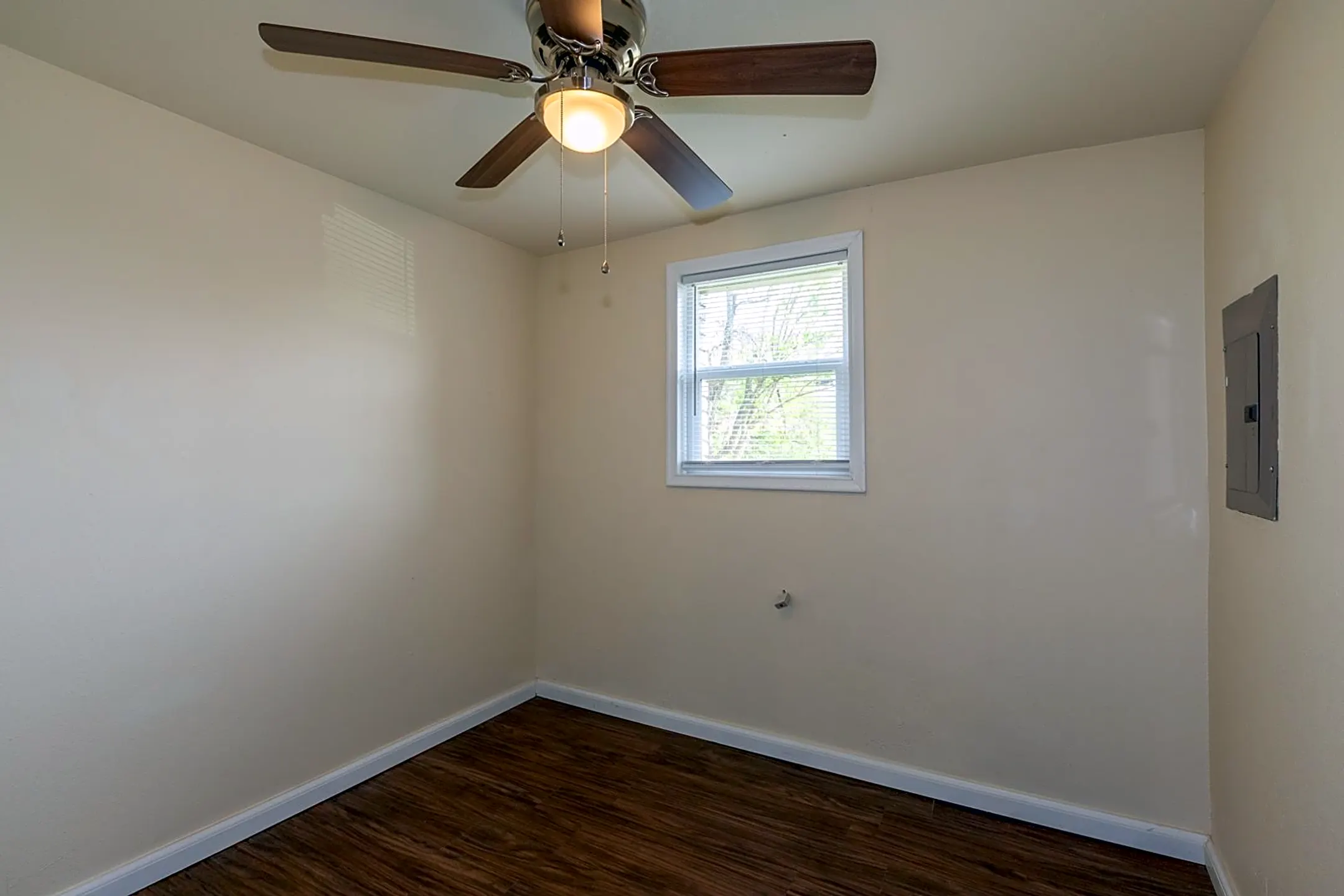 225 E Redwood St Coweta, OK Houses for Rent Rent.