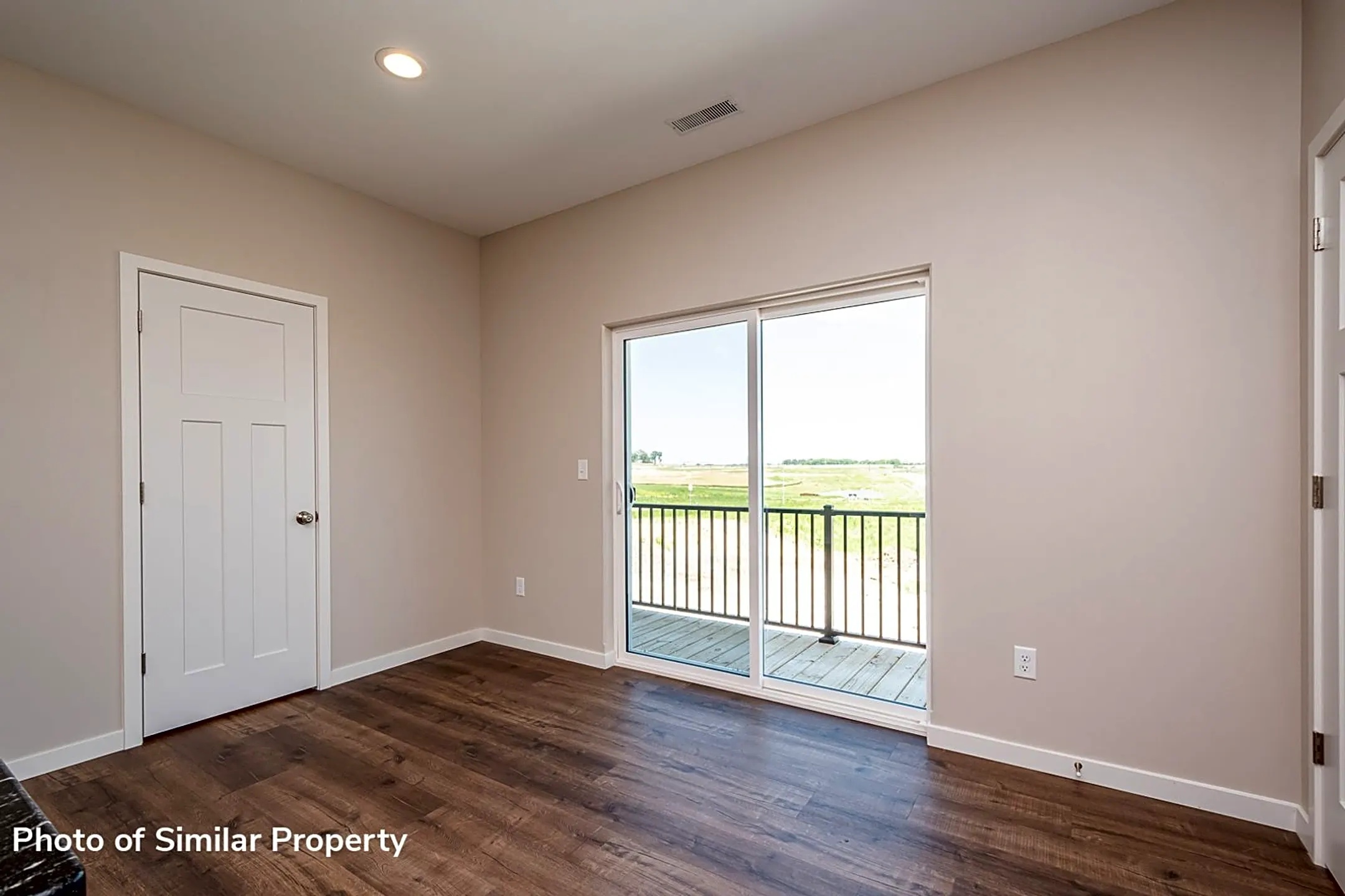 602 Catherine Dr Apartments Tiffin, IA 52340