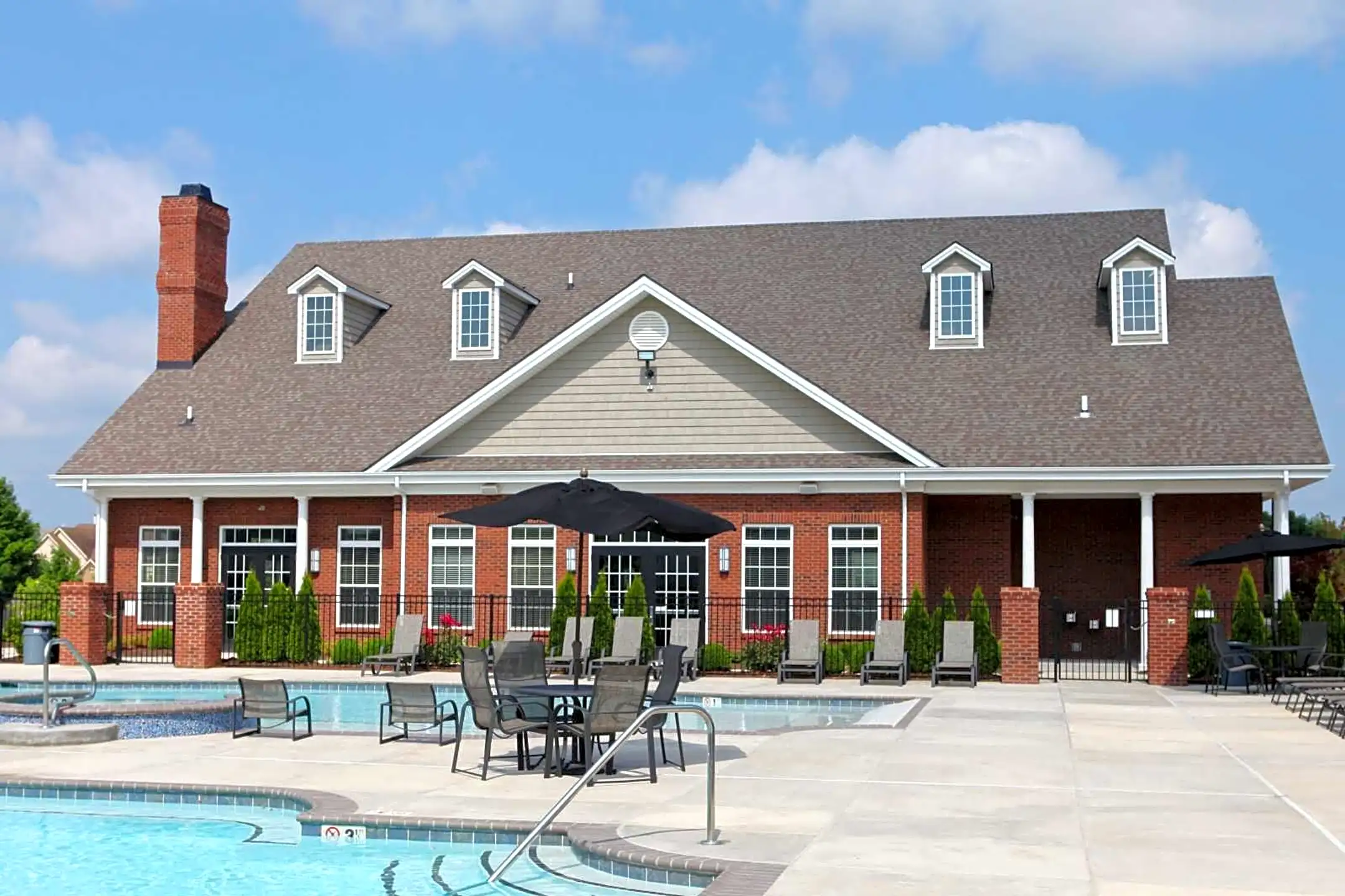 Pool - rm Lexington - Lexington, KY