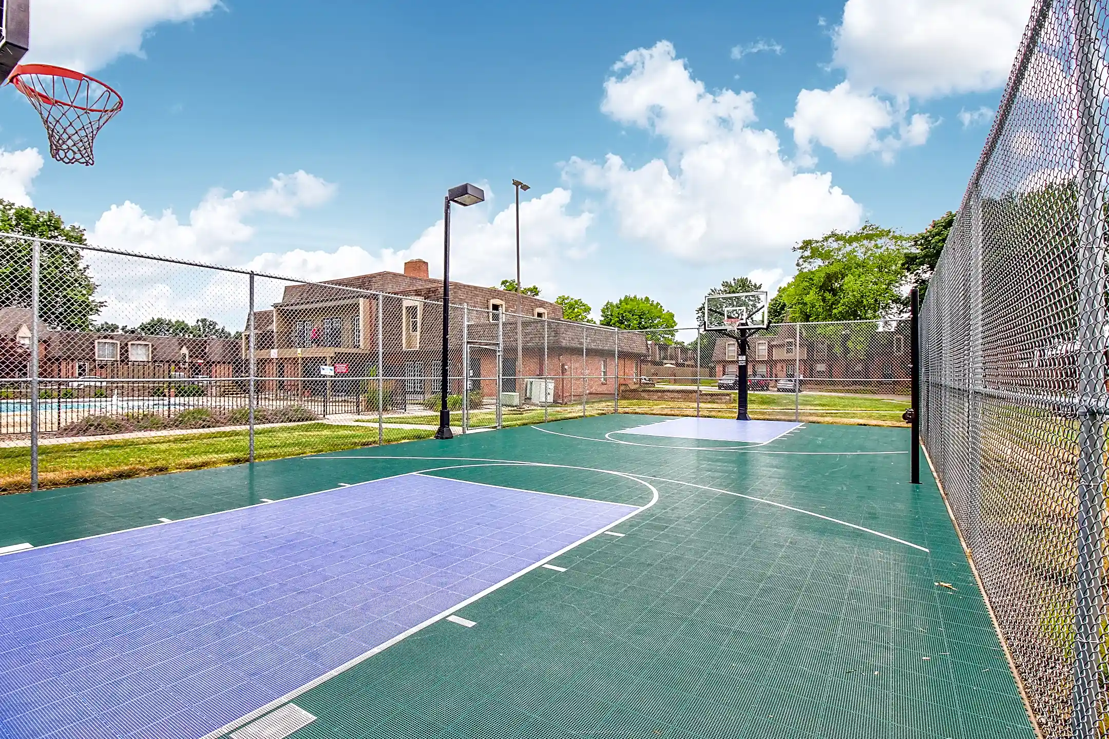 Louisburg Square Apartments & Townhomes Overland Park, KS 66212