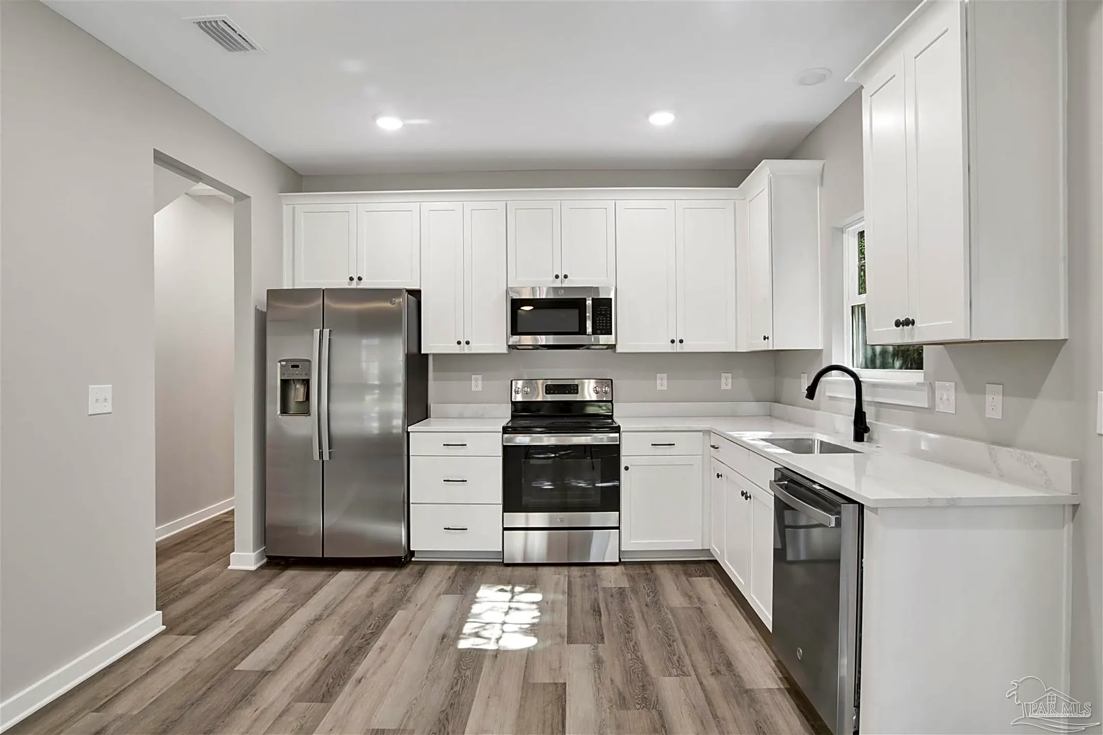 Kitchen - 1018 N D St - Pensacola, FL