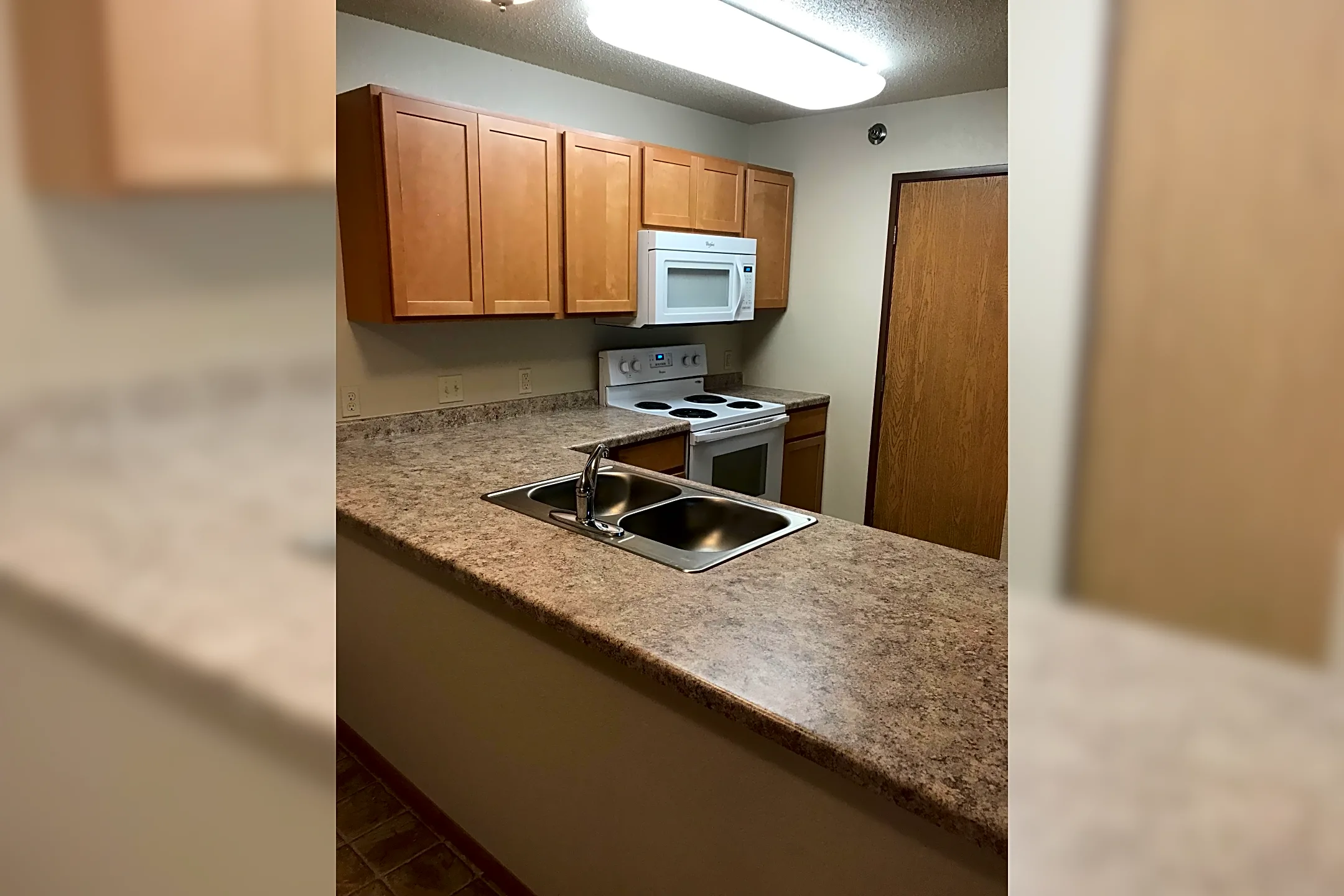 Kitchen - Legacy South Apartments - Fargo, ND