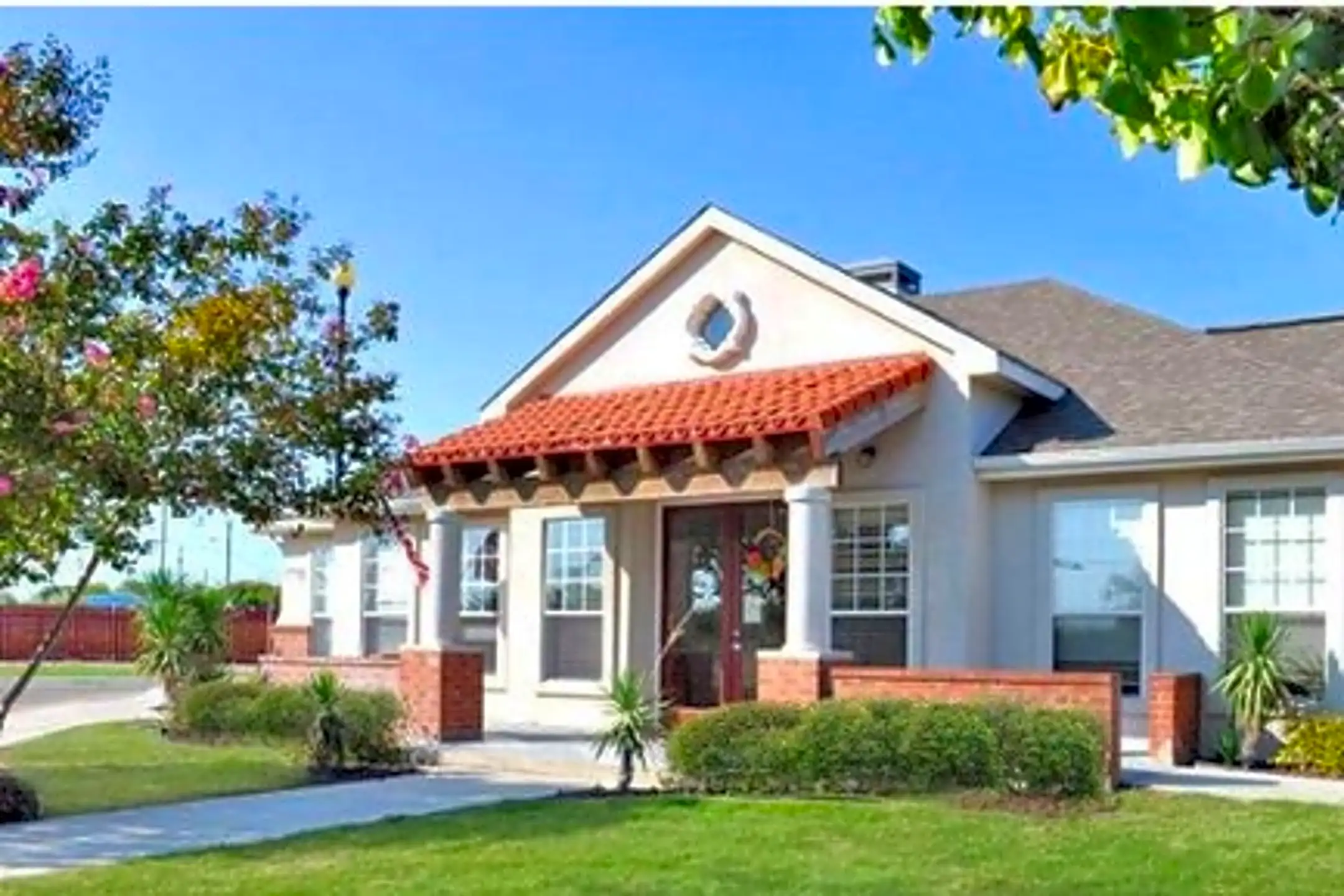 La Vista Townhomes 1715 Kings Way Del Rio, TX Apartments for Rent