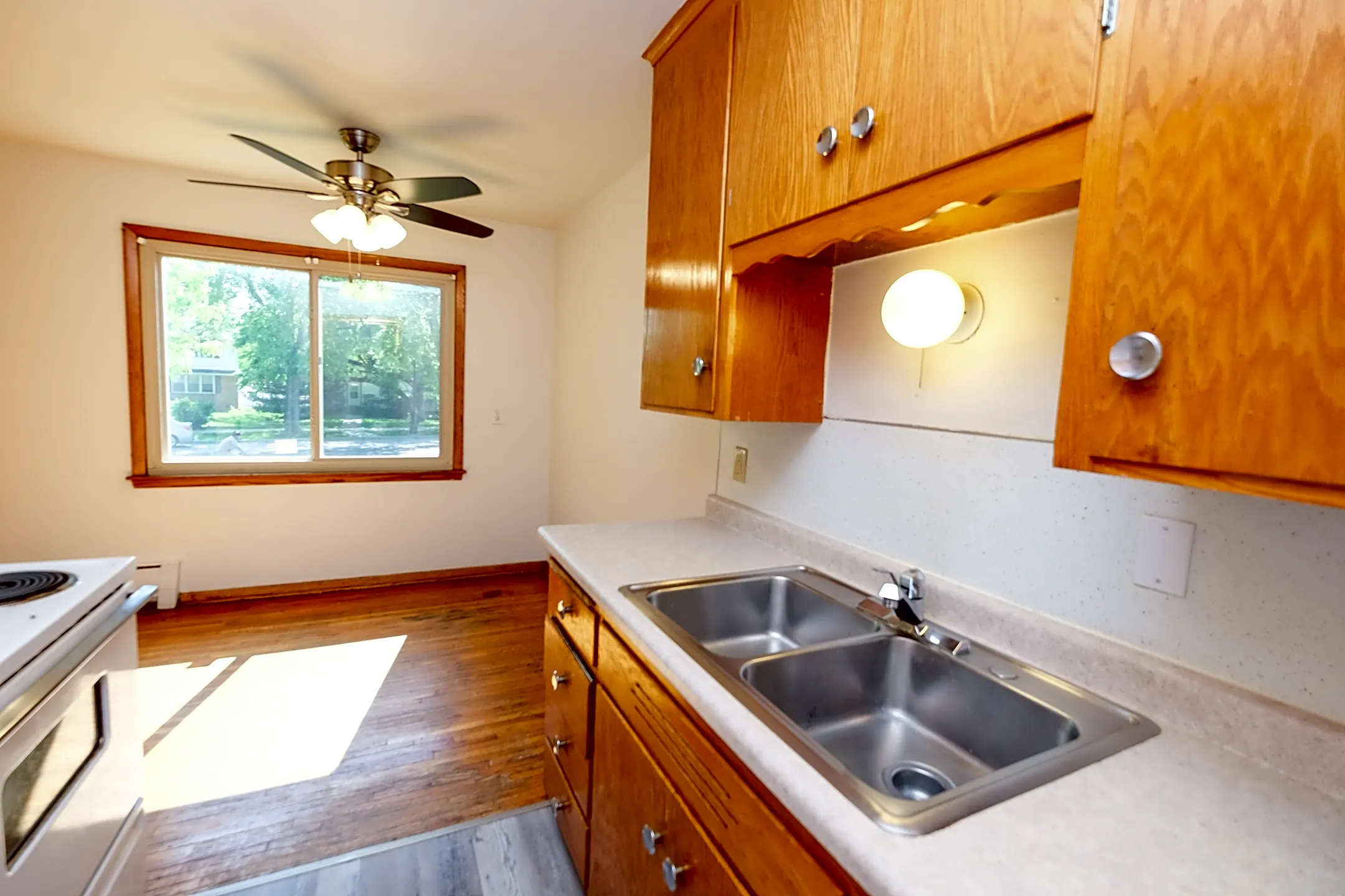 Minnehaha Apartments 4330 Minnehaha Ave Minneapolis, MN Apartments