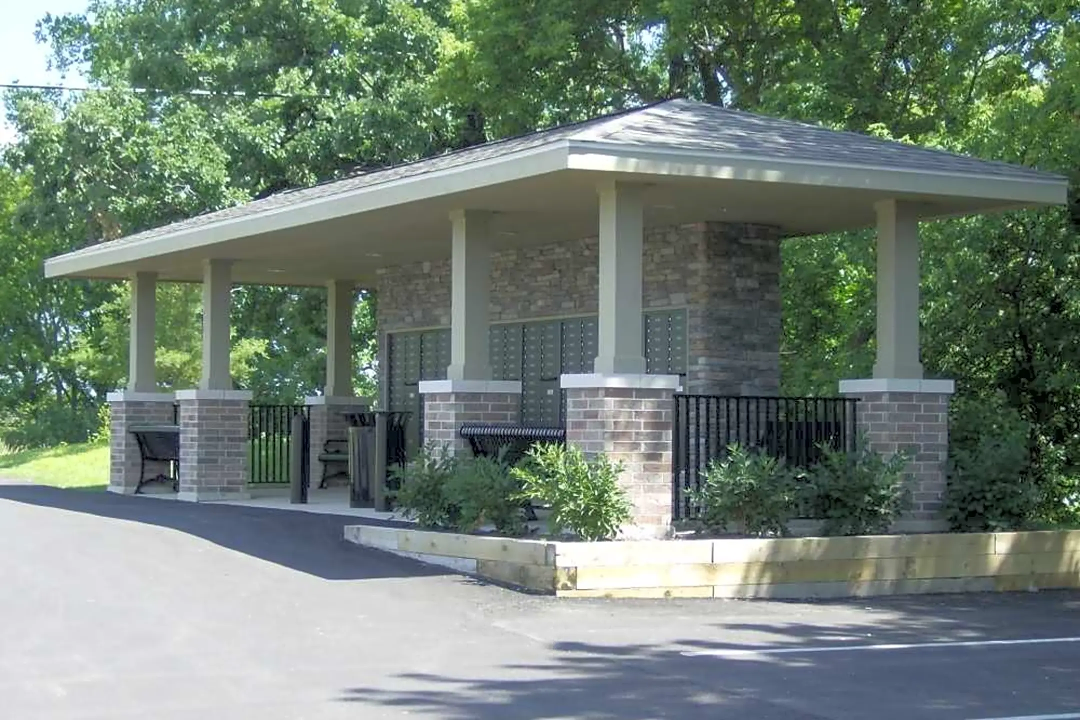 Building - Willow Brooke - Woodstock, IL