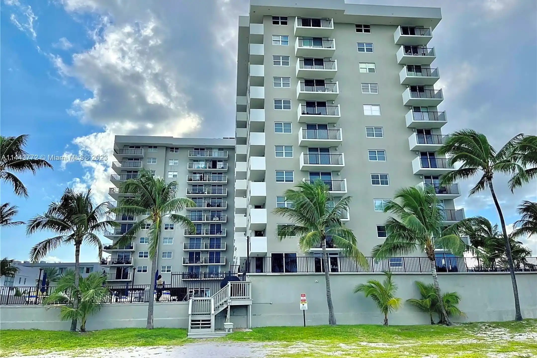 9273 Collins Ave #507 Condos - Surfside, FL 33154