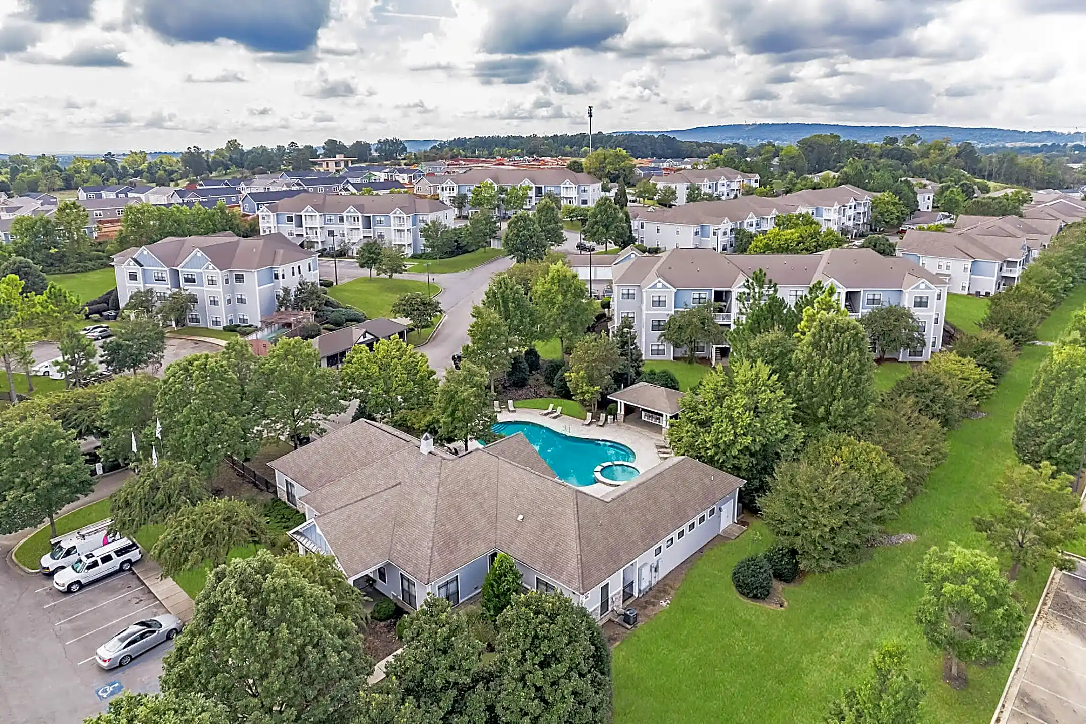 Gravity at 255 Apartment Homes Huntsville, AL 35806