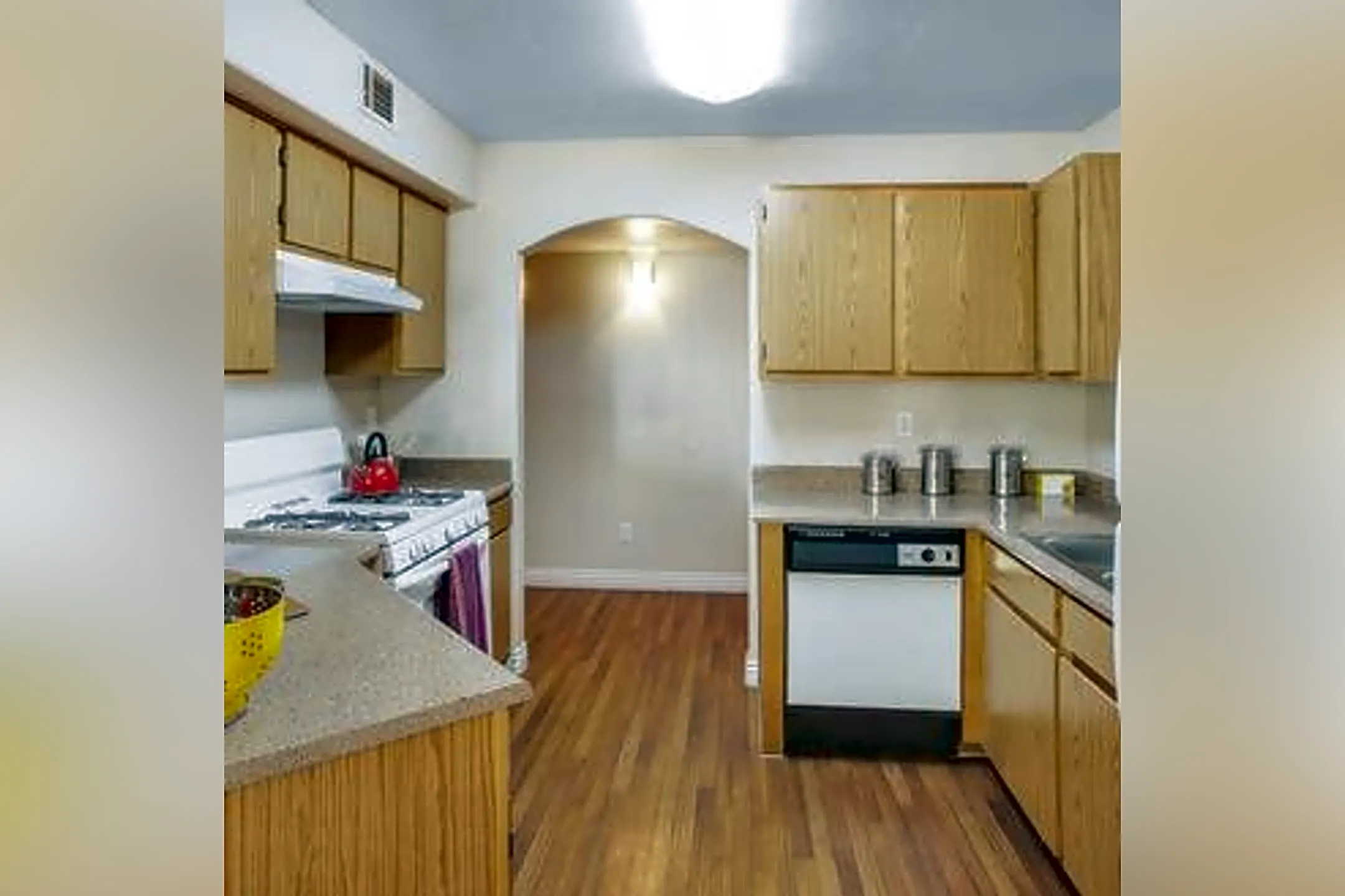 Kitchen - Maravilla Apartments - Las Vegas, NV