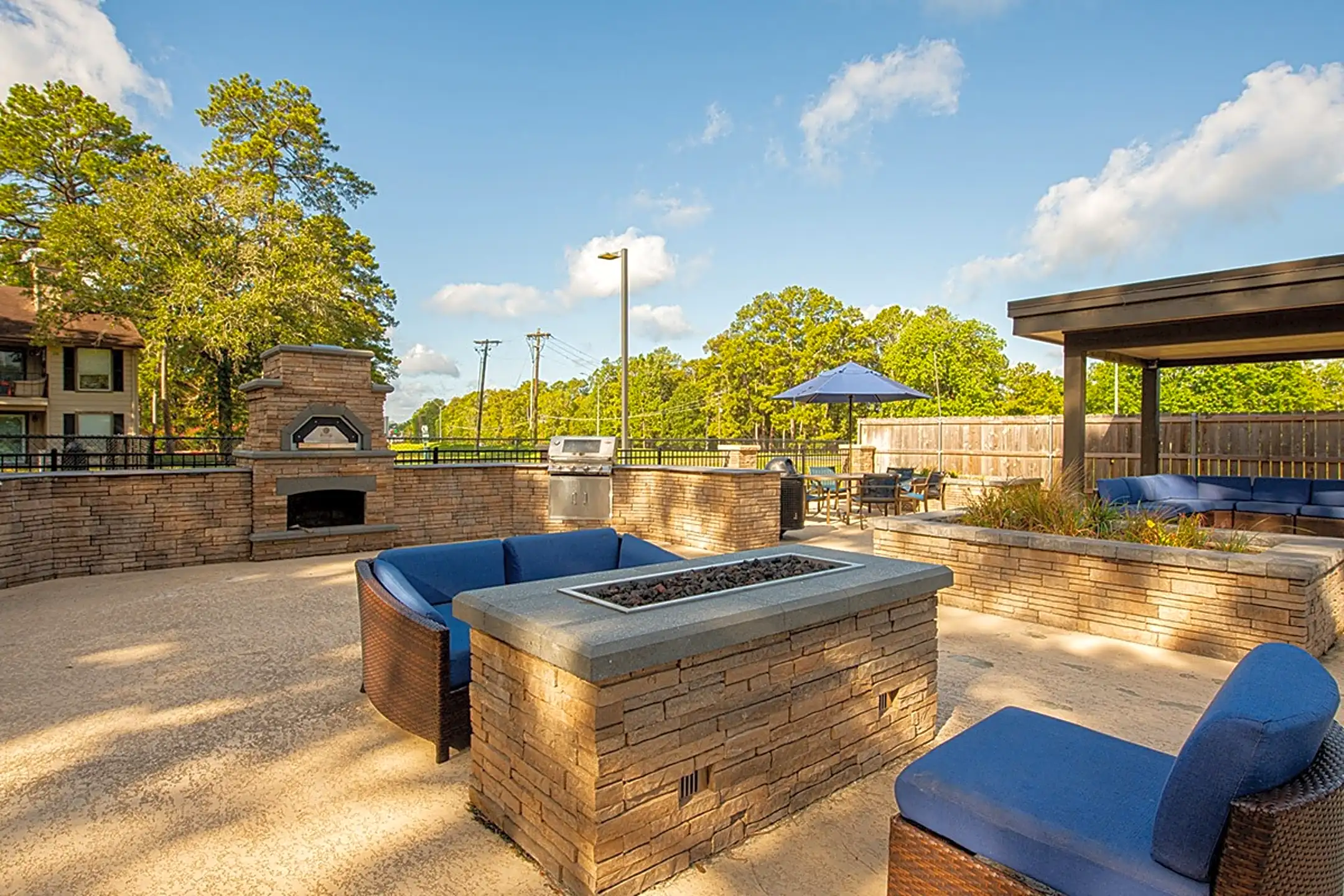 Deer Wood 110 Champions Dr Lufkin, TX Apartments for Rent Rent.