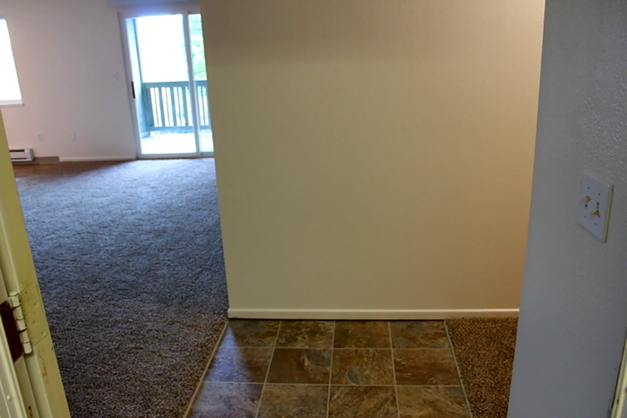 9050 SW Washington Square Rd Apartments Tigard, OR 97223