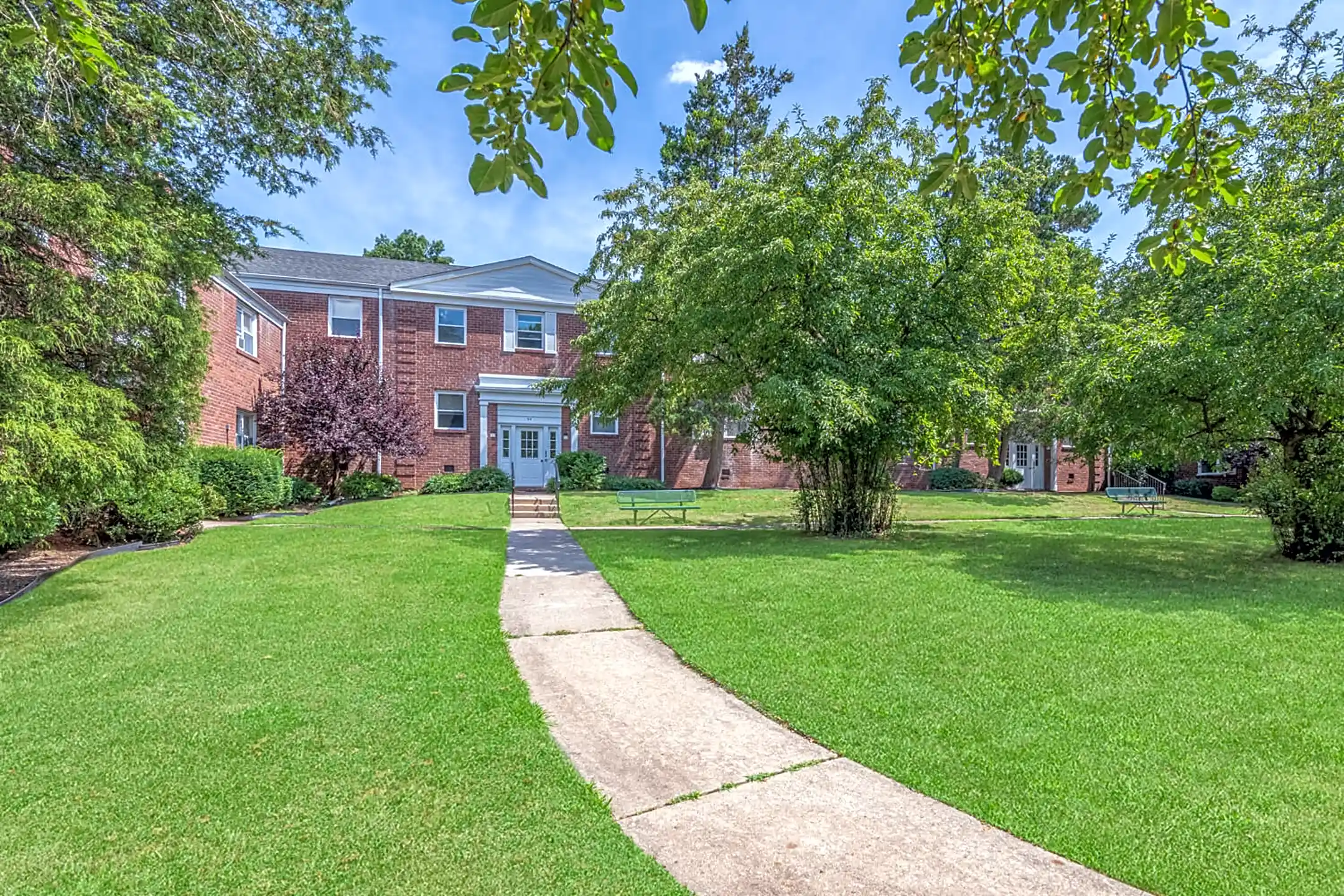 River Terrace Gardens 144 Bogert Rd River Edge, NJ Apartments for