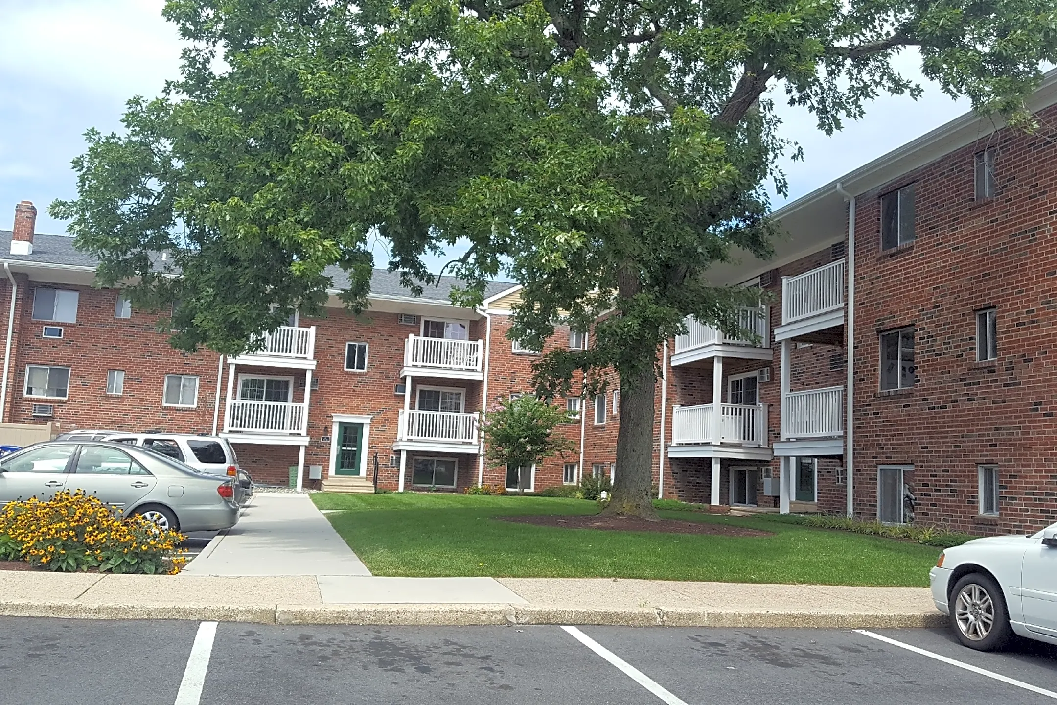 Pool - Bayview Court Apartments - Somers Point, NJ
